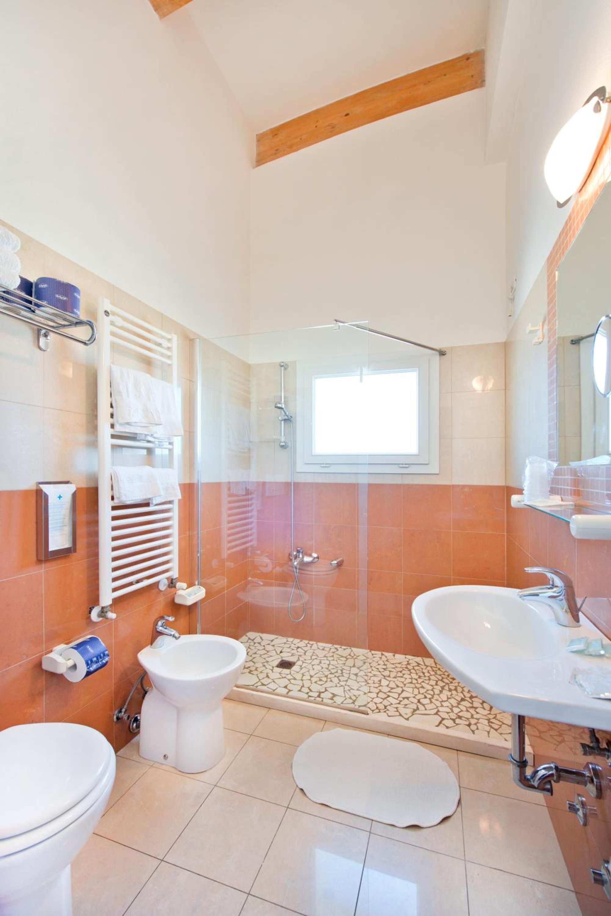 Triple Room photo 2