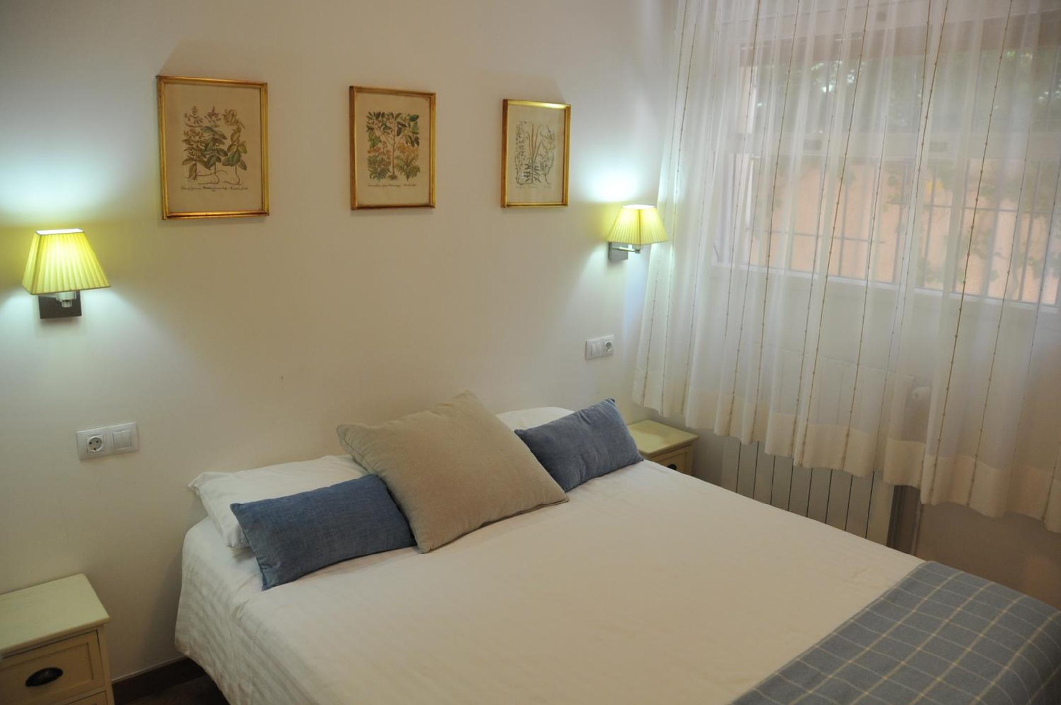Two-Bedroom Apartment with Garden photo 2