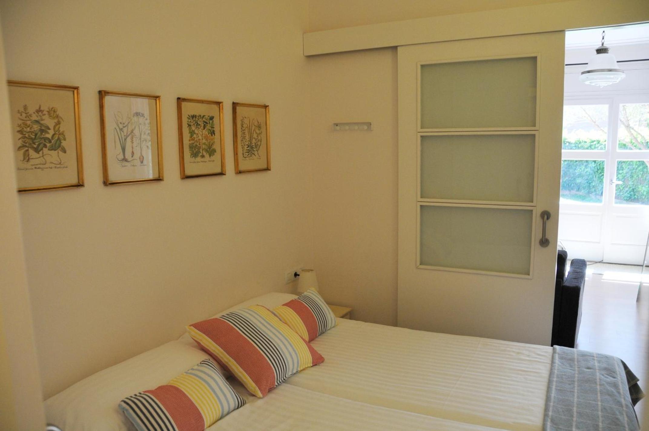 Two-Bedroom Apartment with Garden photo 3