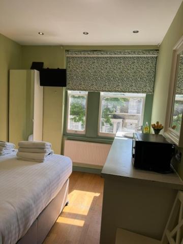 Deluxe Double Room with Shower photo 3