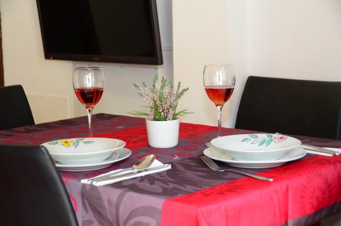 Apartment with Terrace photo 2