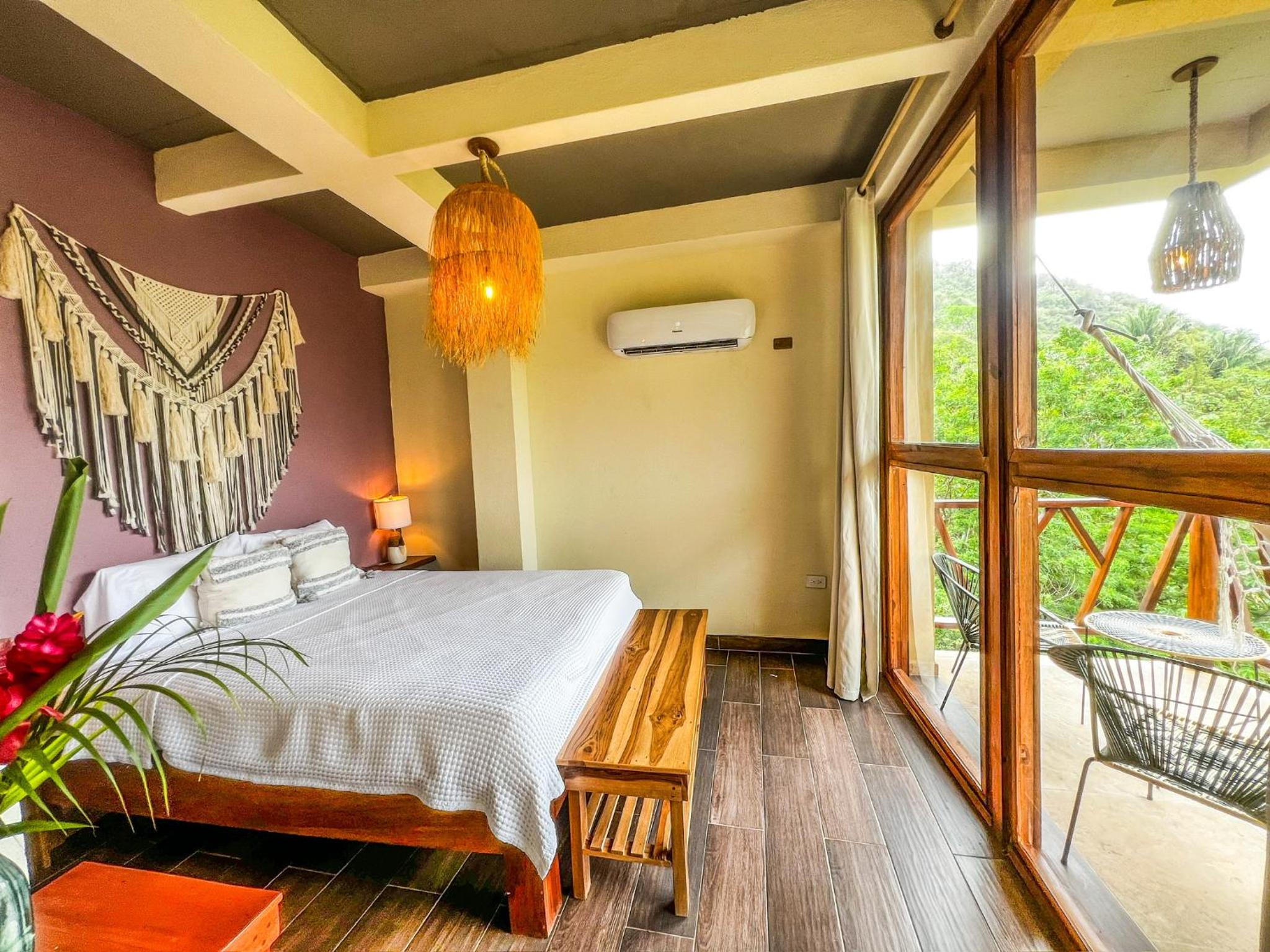 Deluxe Double Room with Balcony photo 3