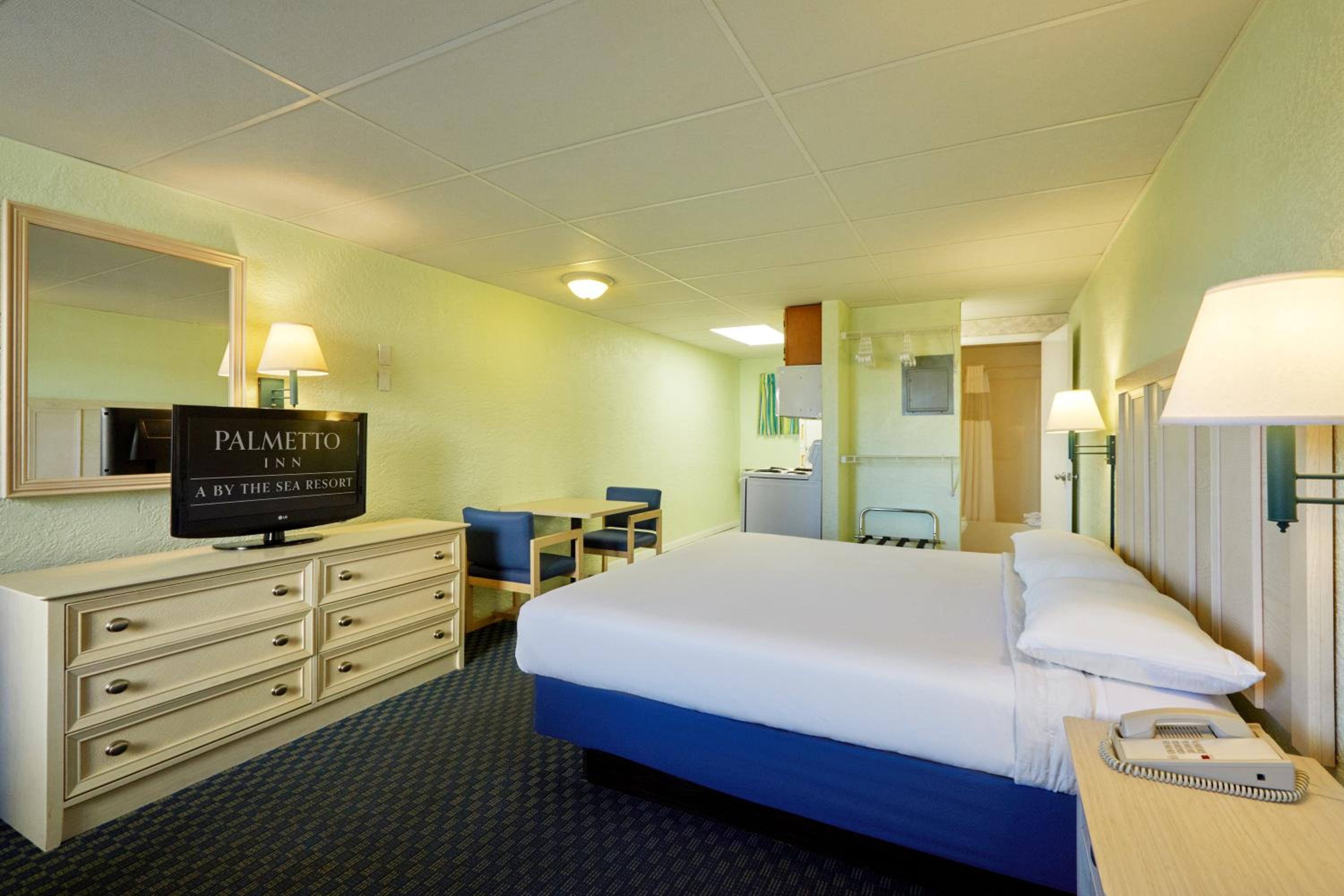 Standard King Room photo 2