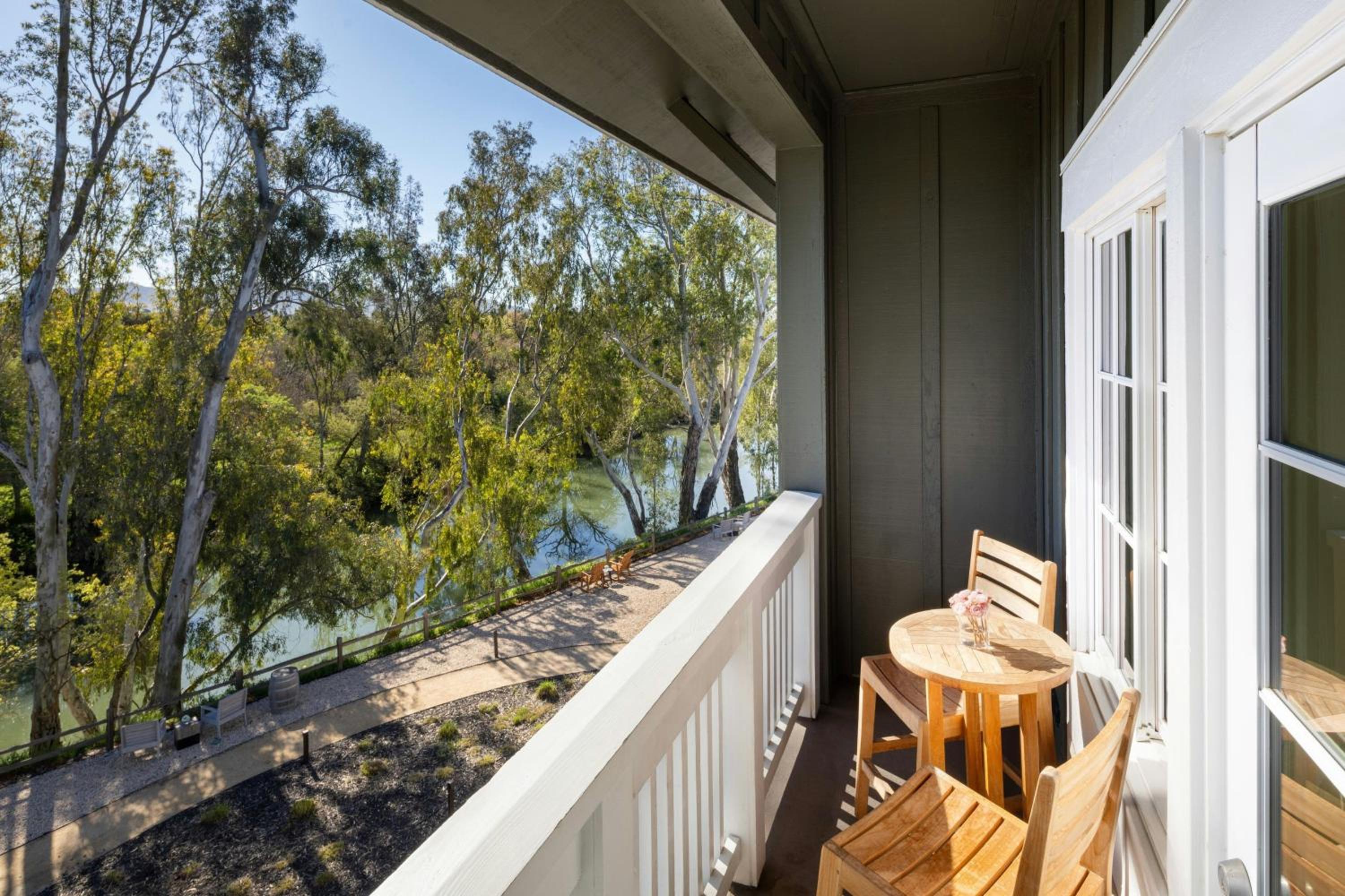 King room with Sofa Bed and River View - Photo 3