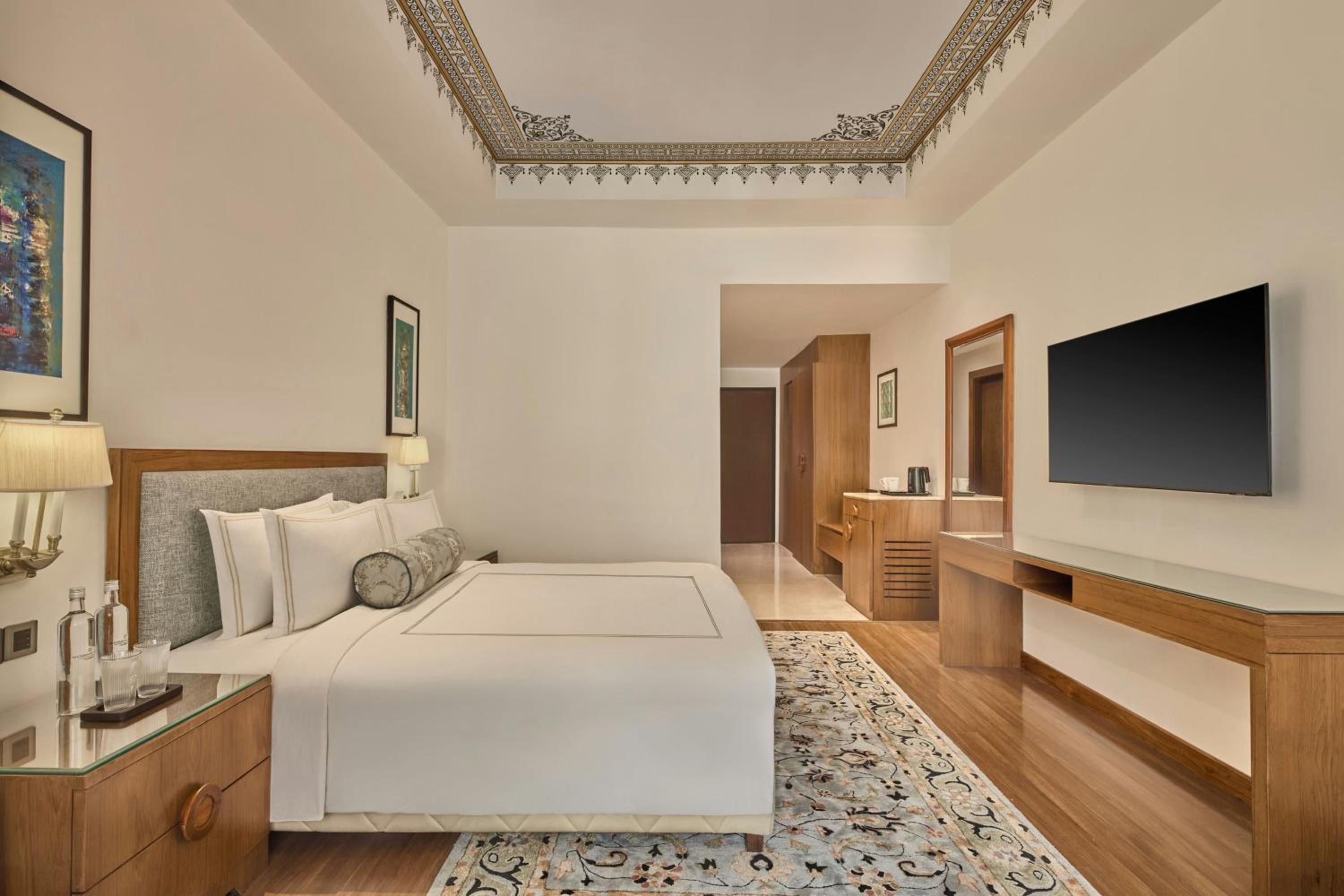 Royal Club King Room with Sofa Bed - Club Access