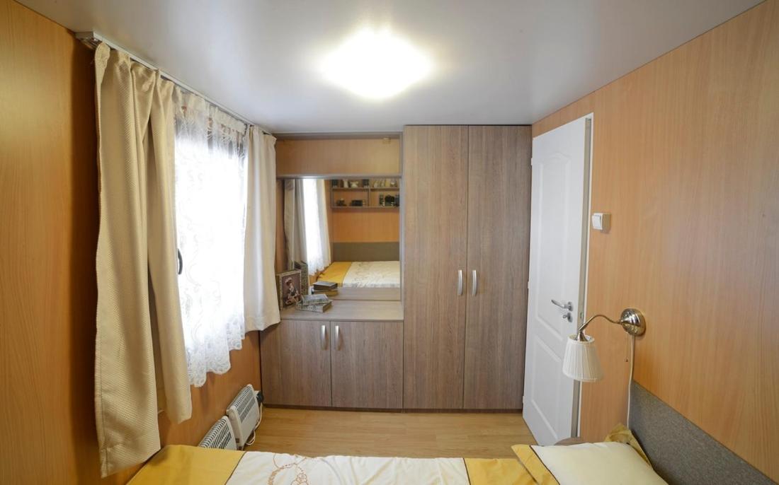 Mobile Home photo 2