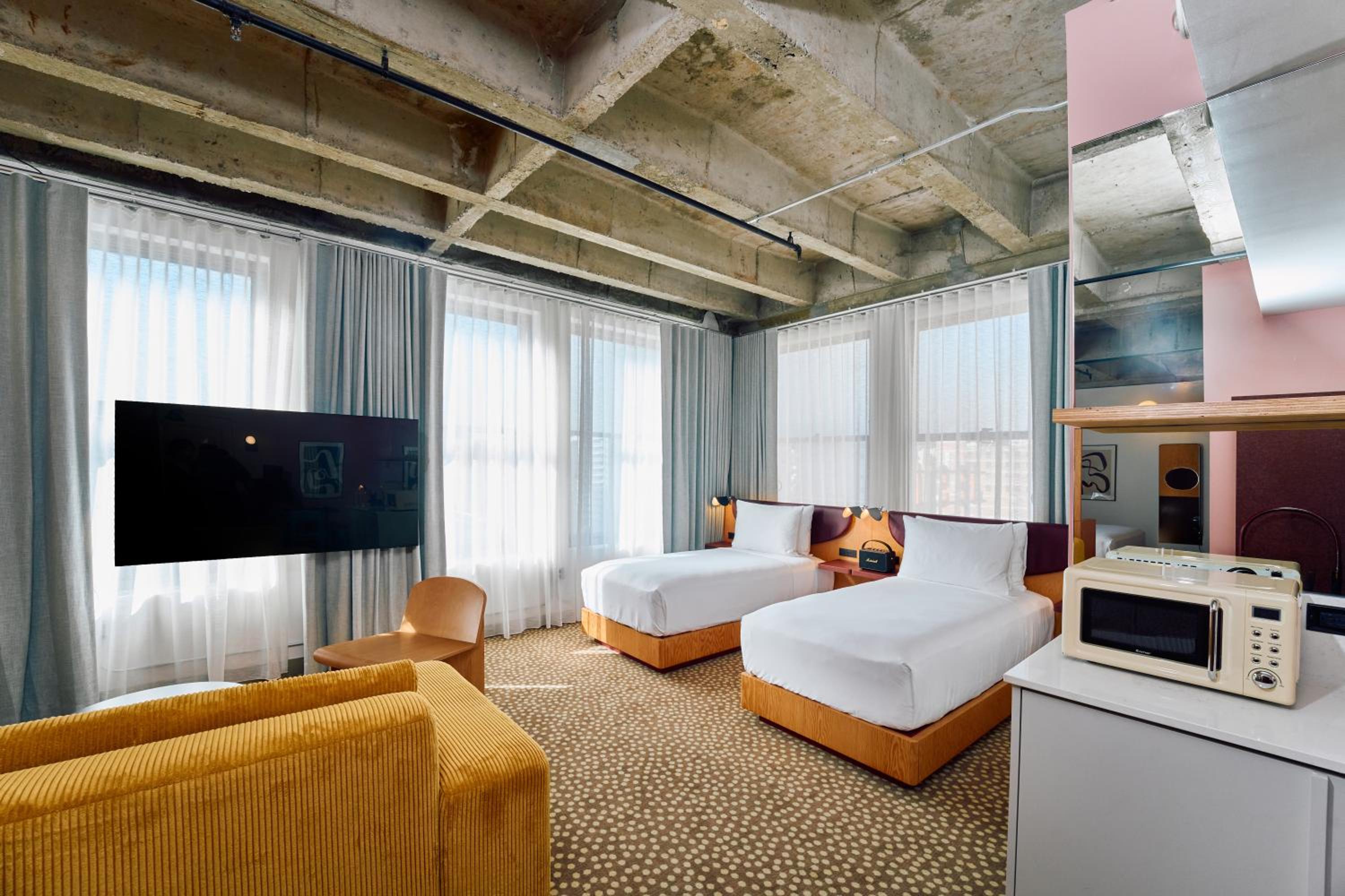 Accessible Tri King Suite (Renovated) photo 1