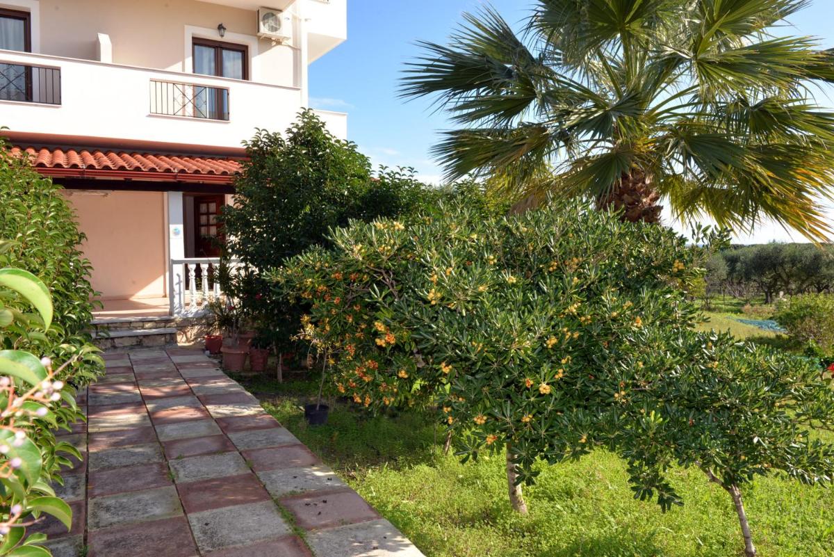 Two-Bedroom Apartment with Terrace photo 2