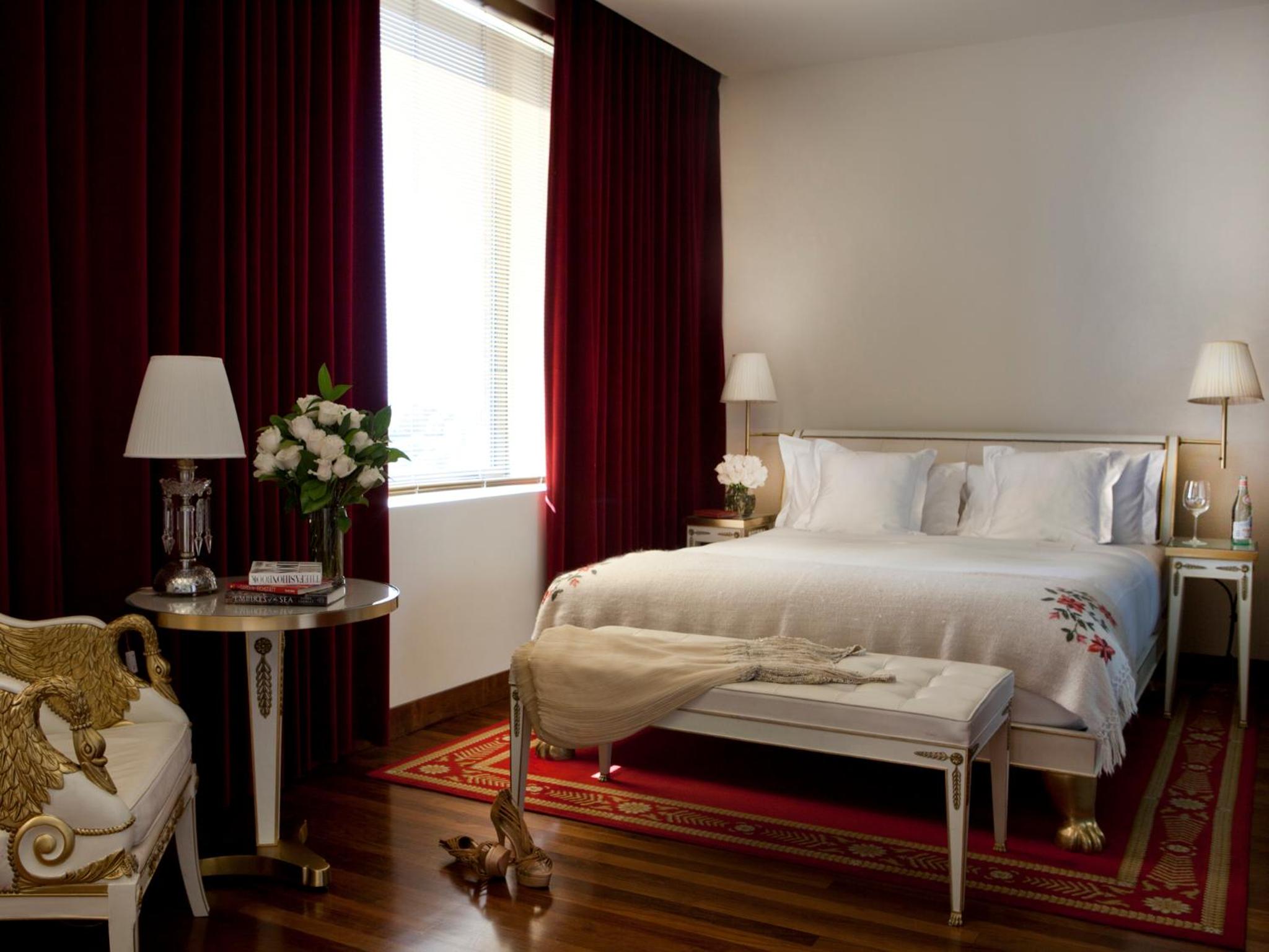 Deluxe King Room with City View