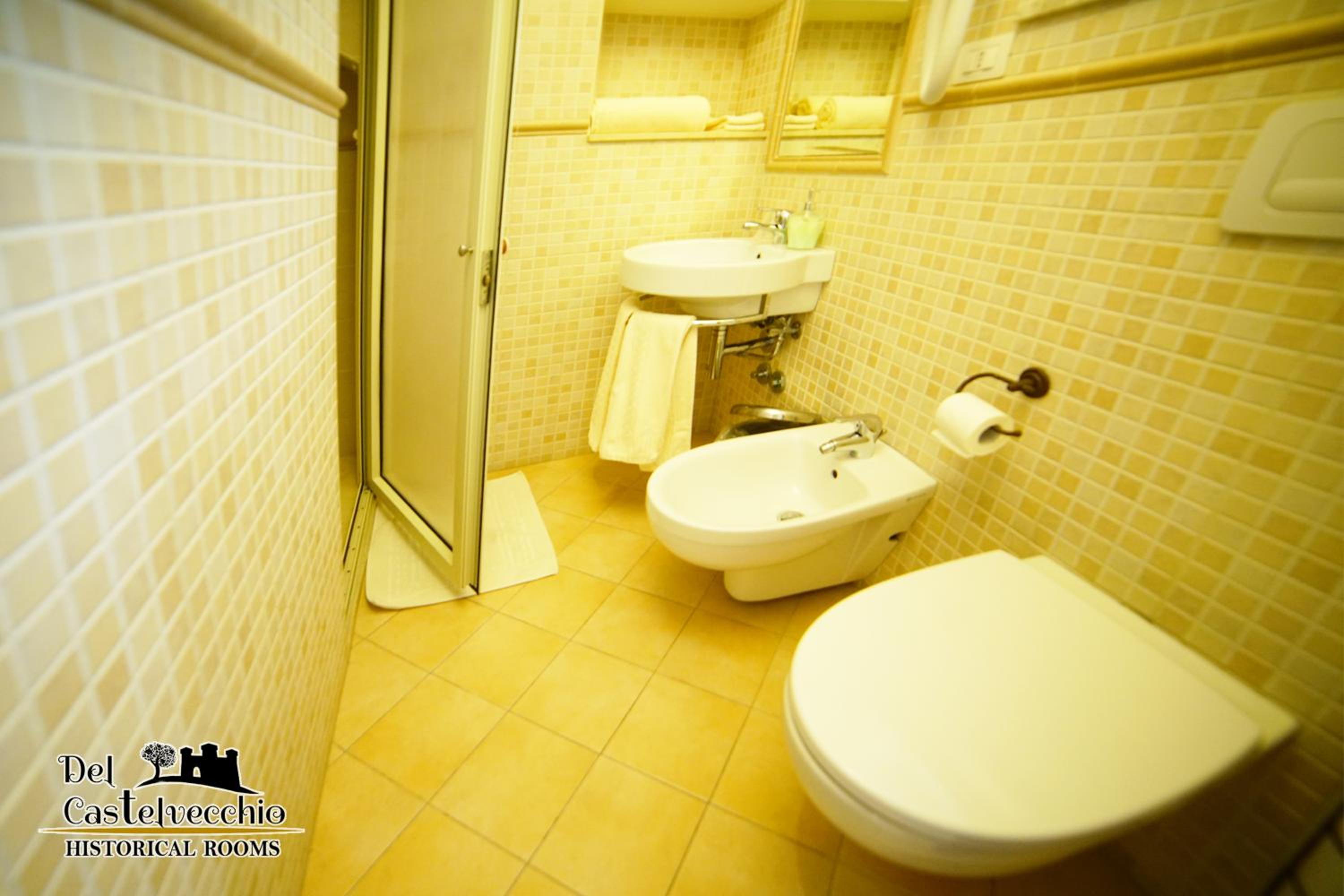 Double Room - Photo 6