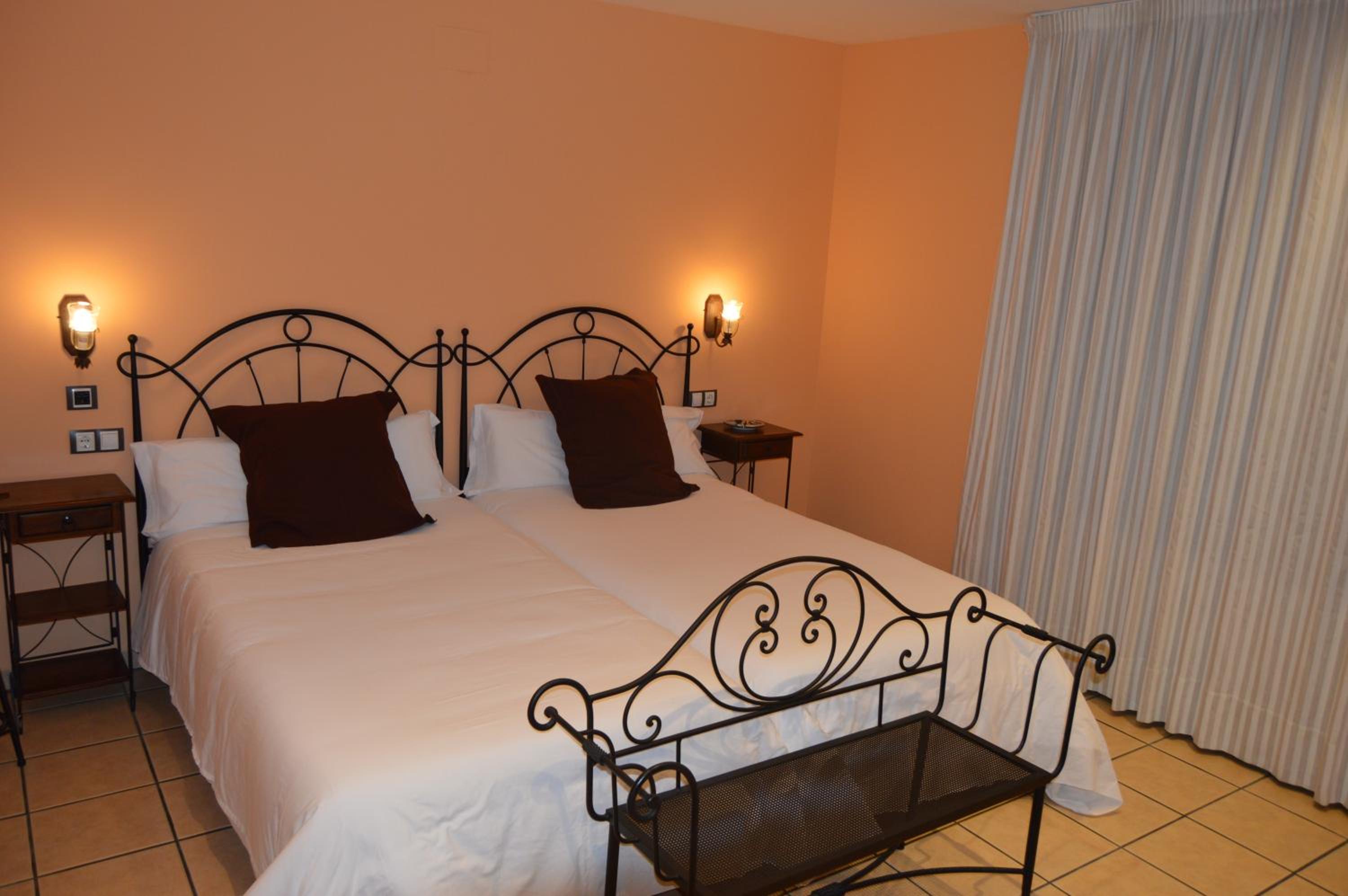 Twin Room with Mountain View
