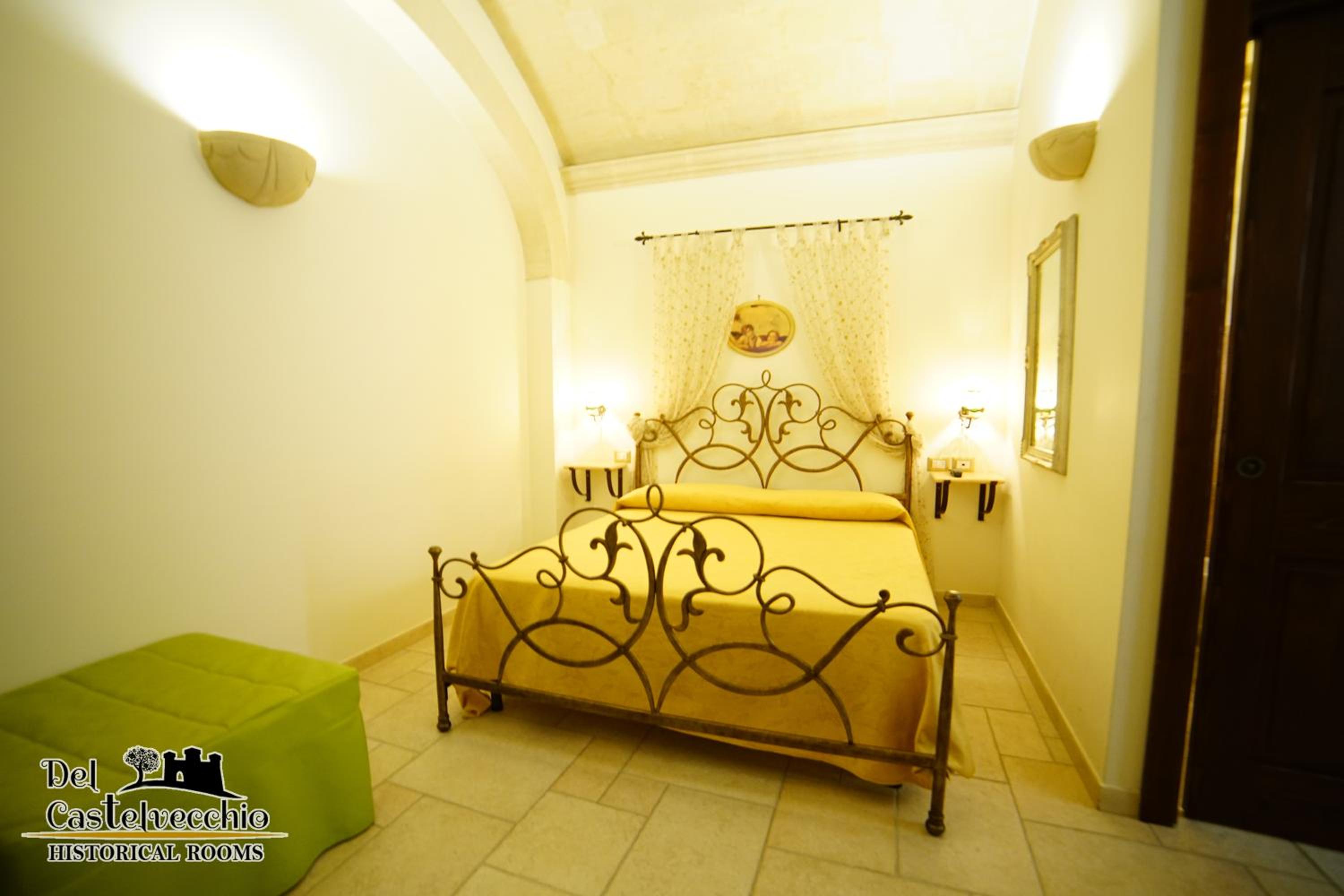 Small Double Room - Photo 1
