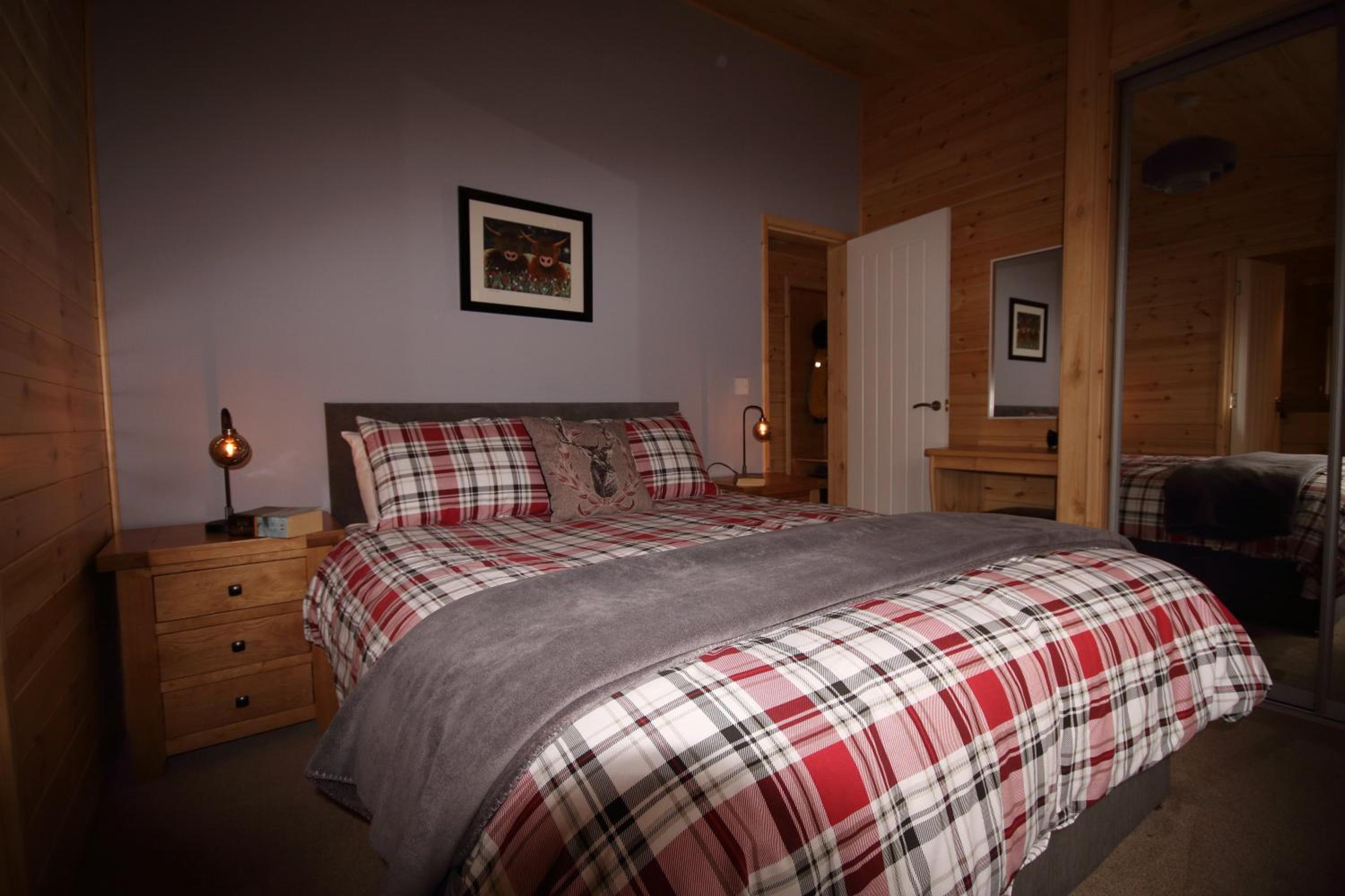 Lodge 11 (Deluxe) - Sleeps 4 (Pet Friendly, No Hot Tub)