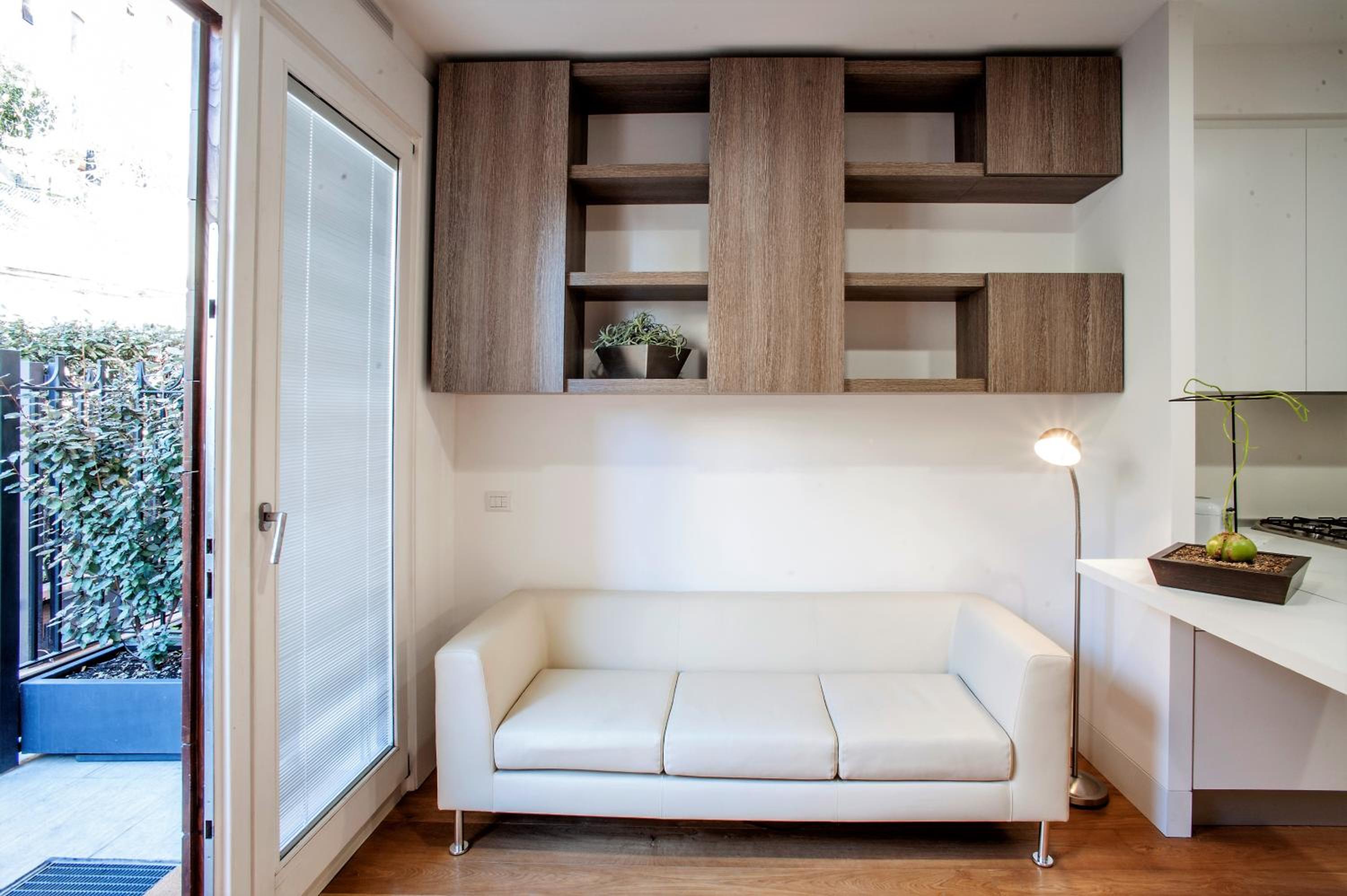 Suite with Private Bathroom - Photo 13