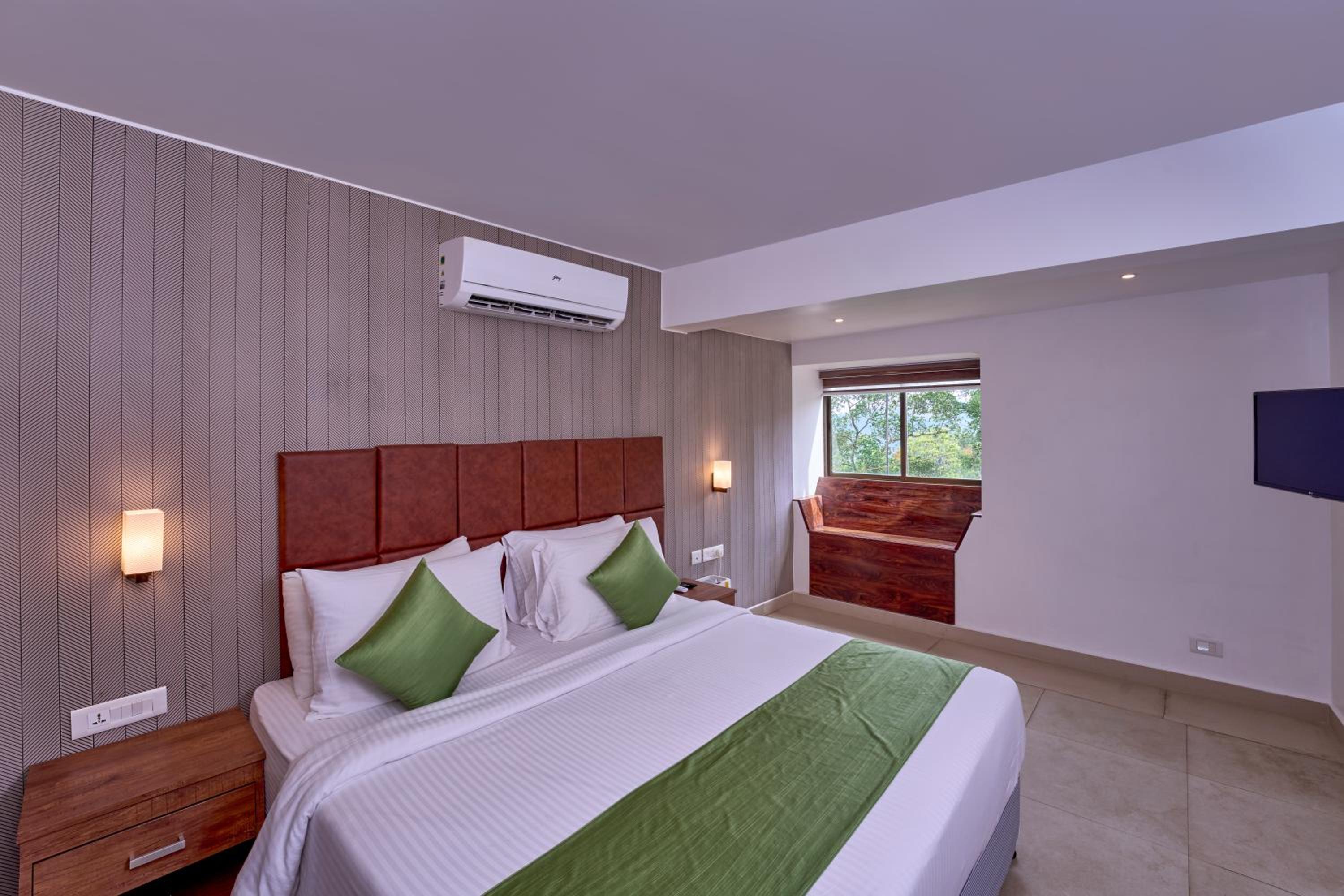 King Room with Garden View