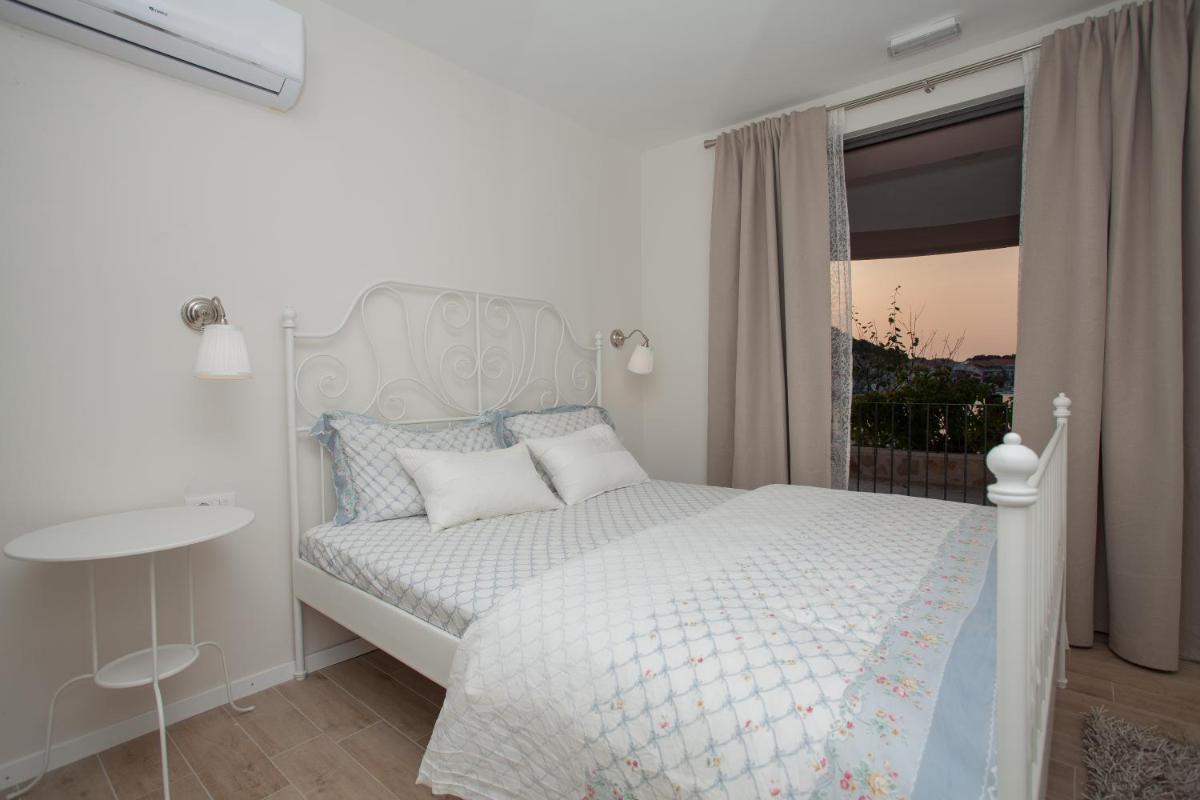 Queen Room with Sea View photo 2
