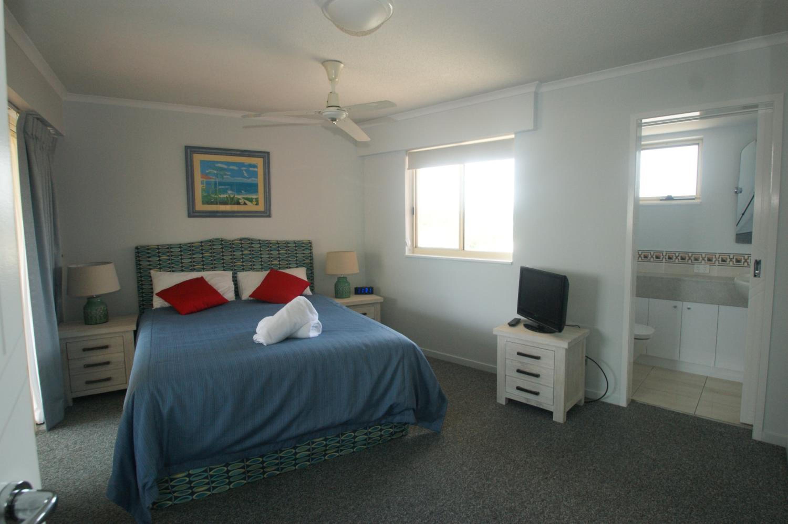 Three-Bedroom Apartment photo 1