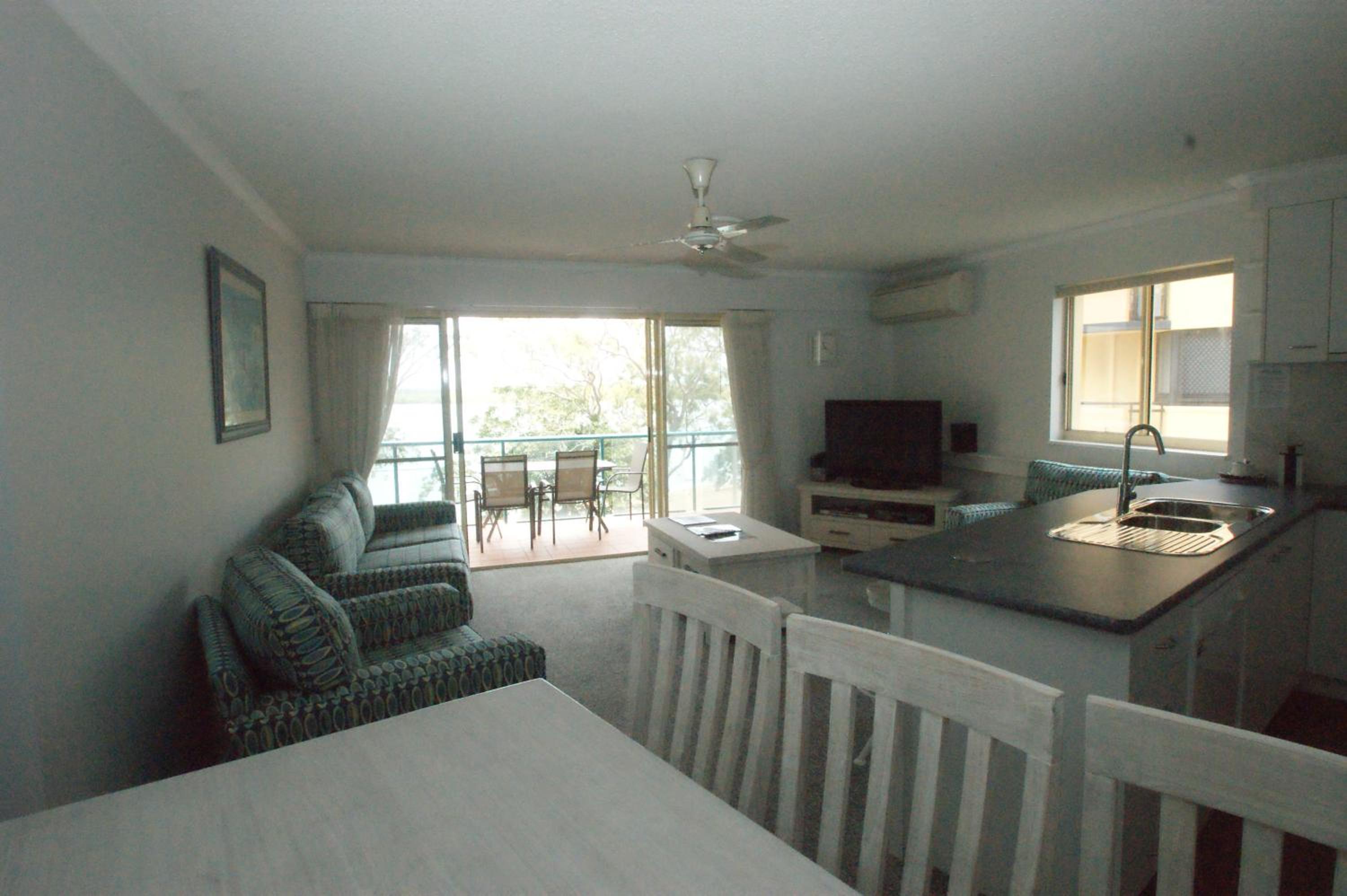 Three-Bedroom Apartment photo 3