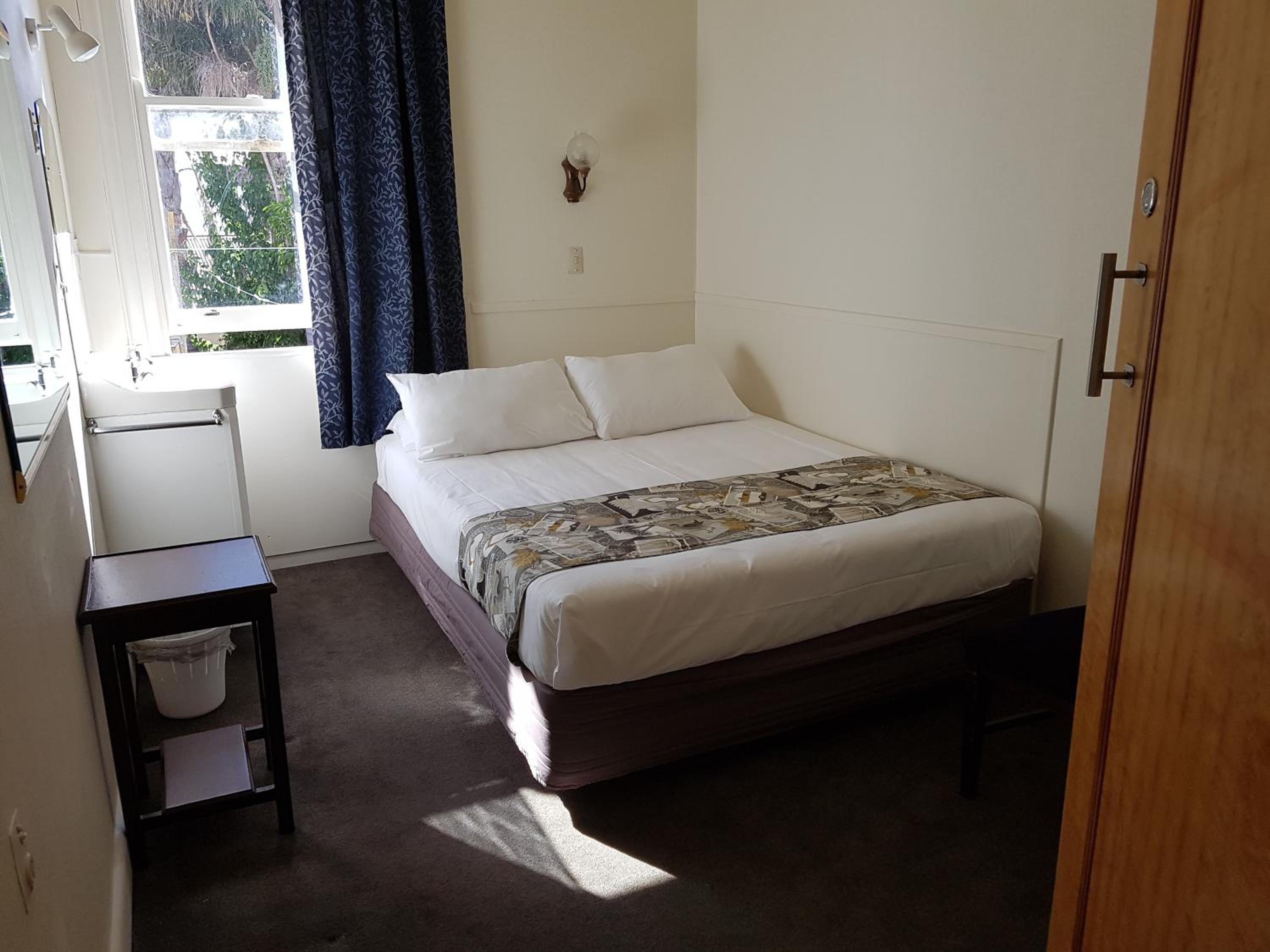 Standard Double Room with Shared Bathroom photo 1