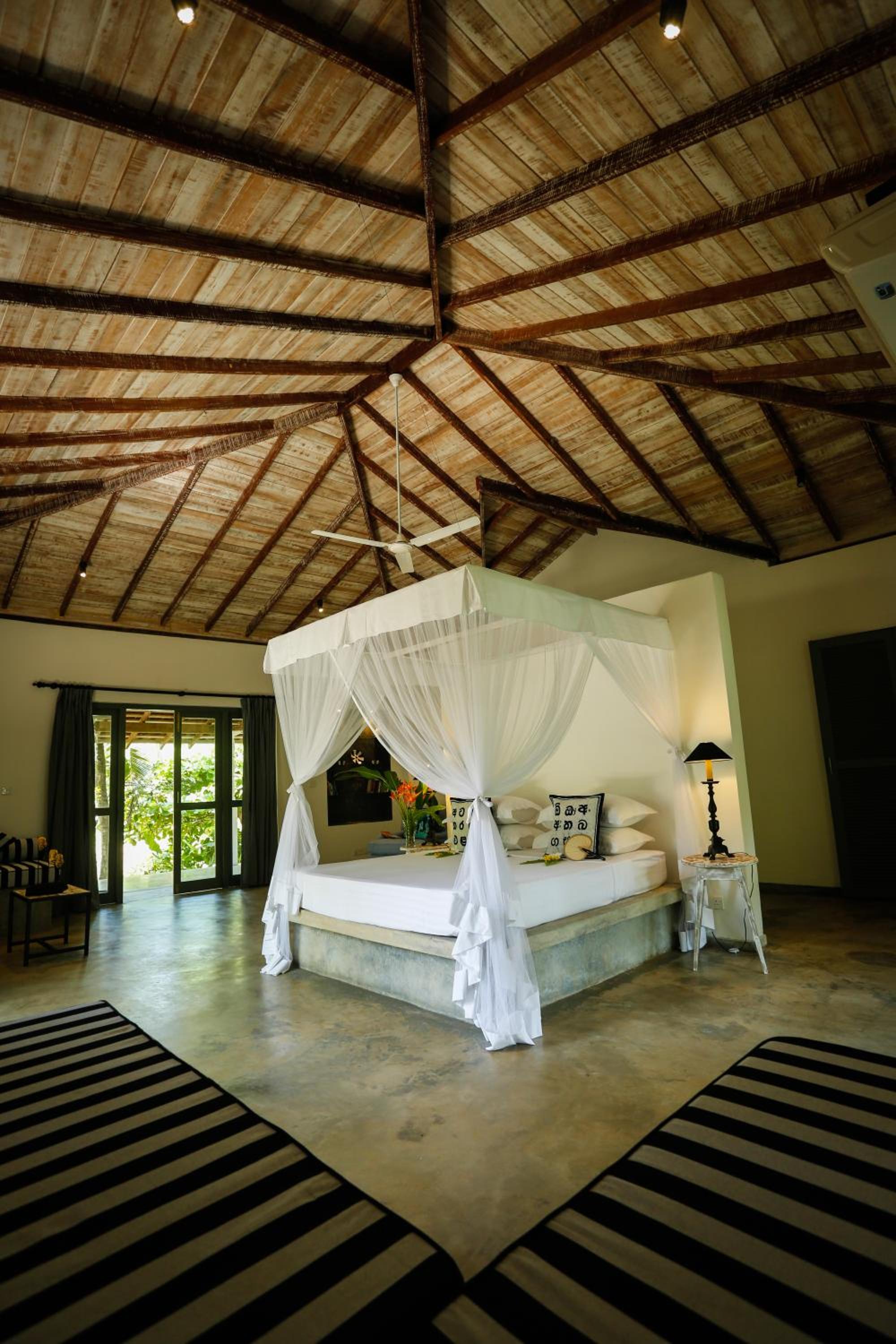 Deluxe Suite - Photo 11