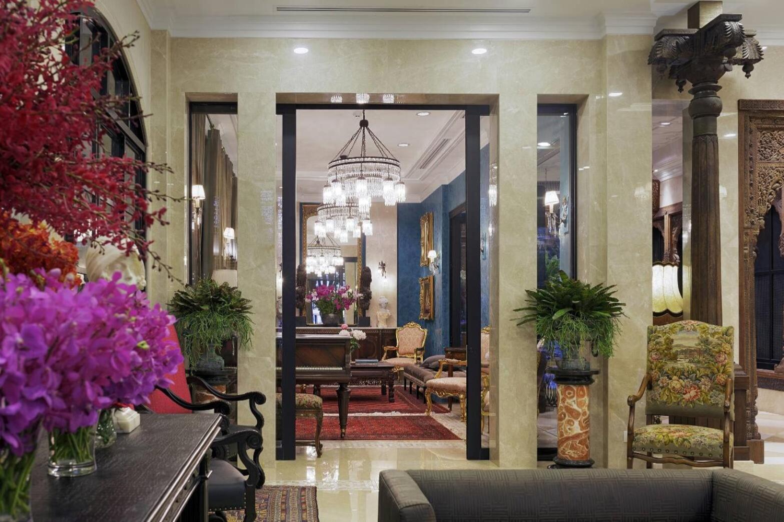 Grand Deluxe King Room