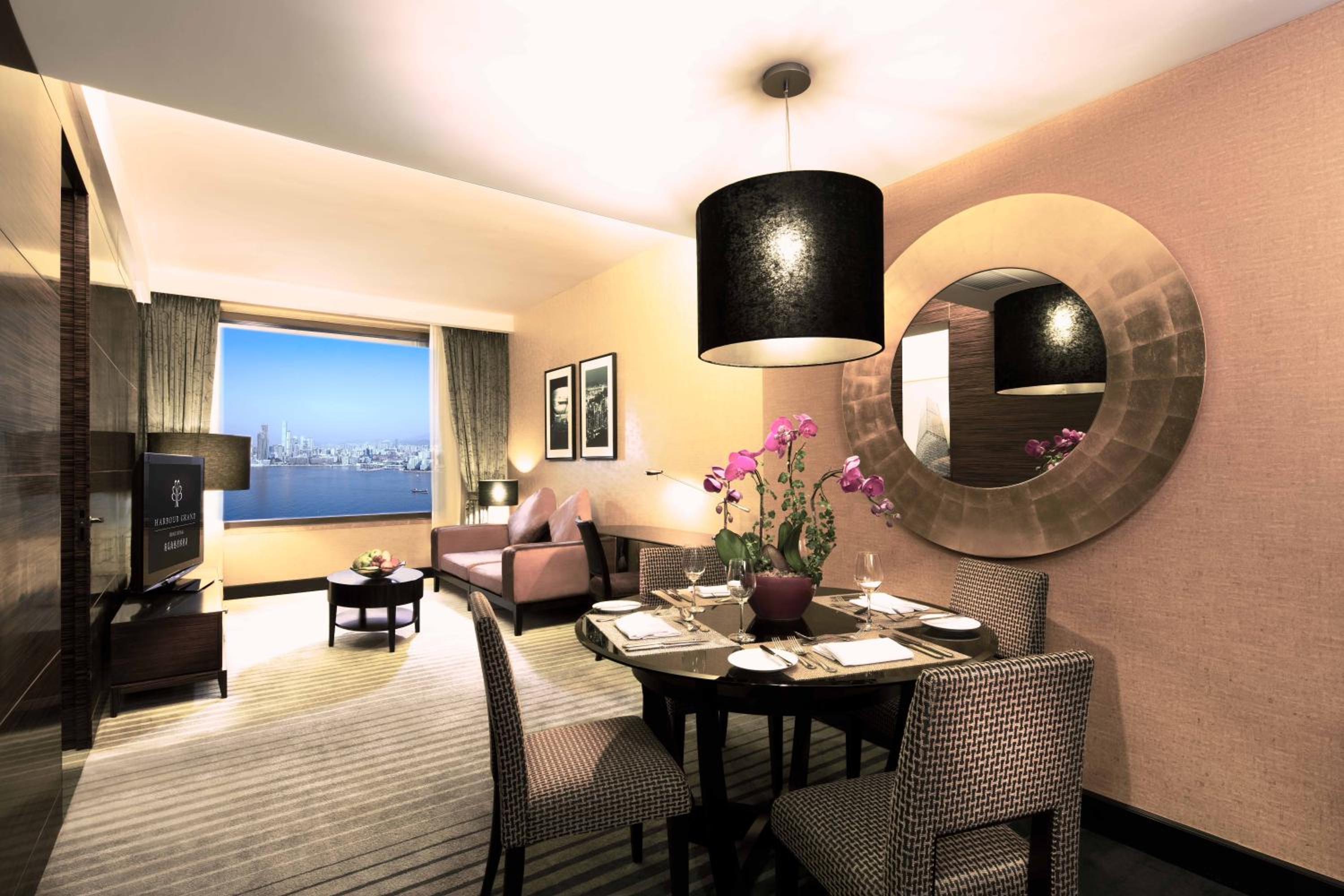 Executive King or Twin Suite with Harbor View  photo 3