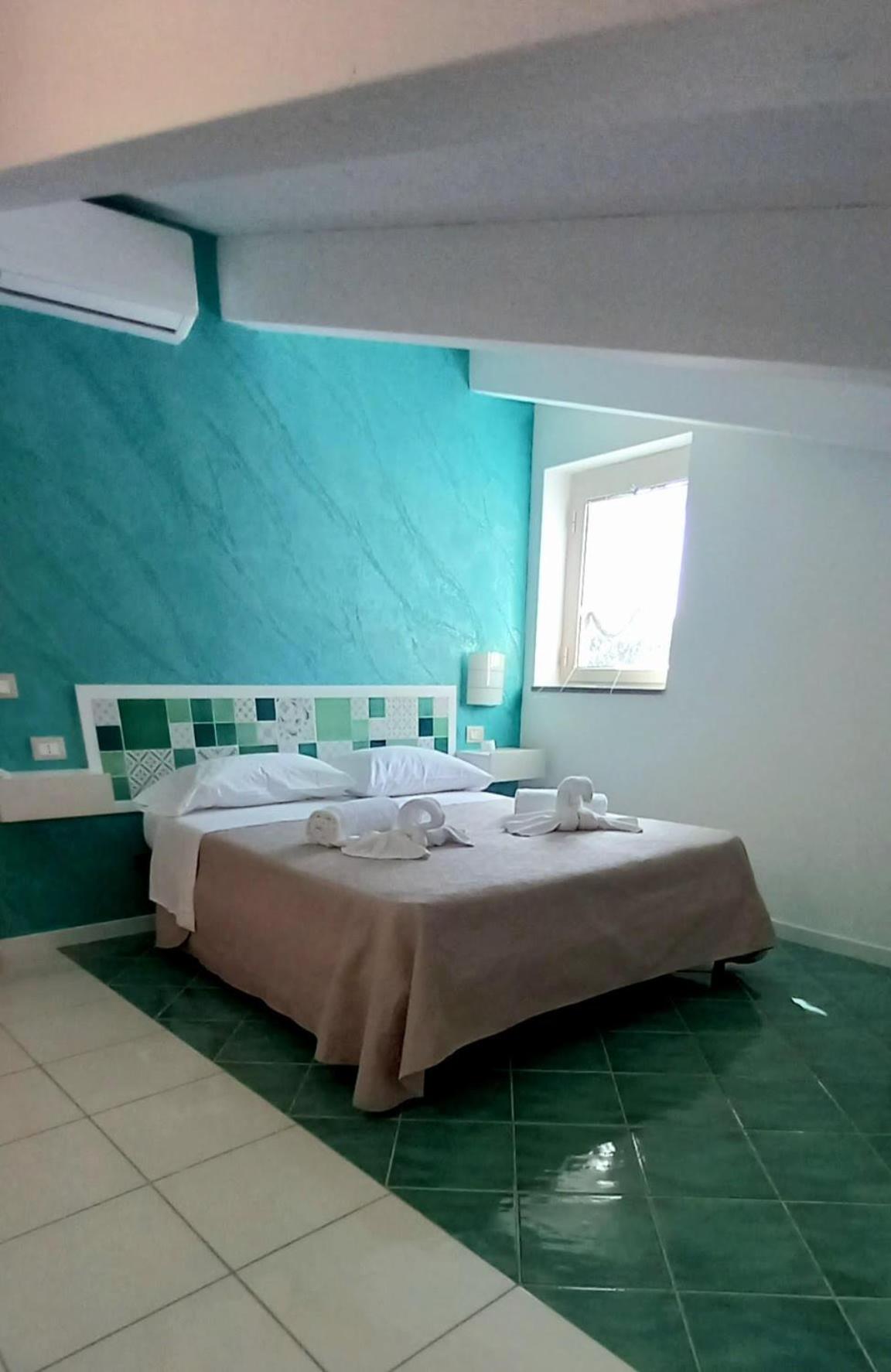 Small Double Room photo 1