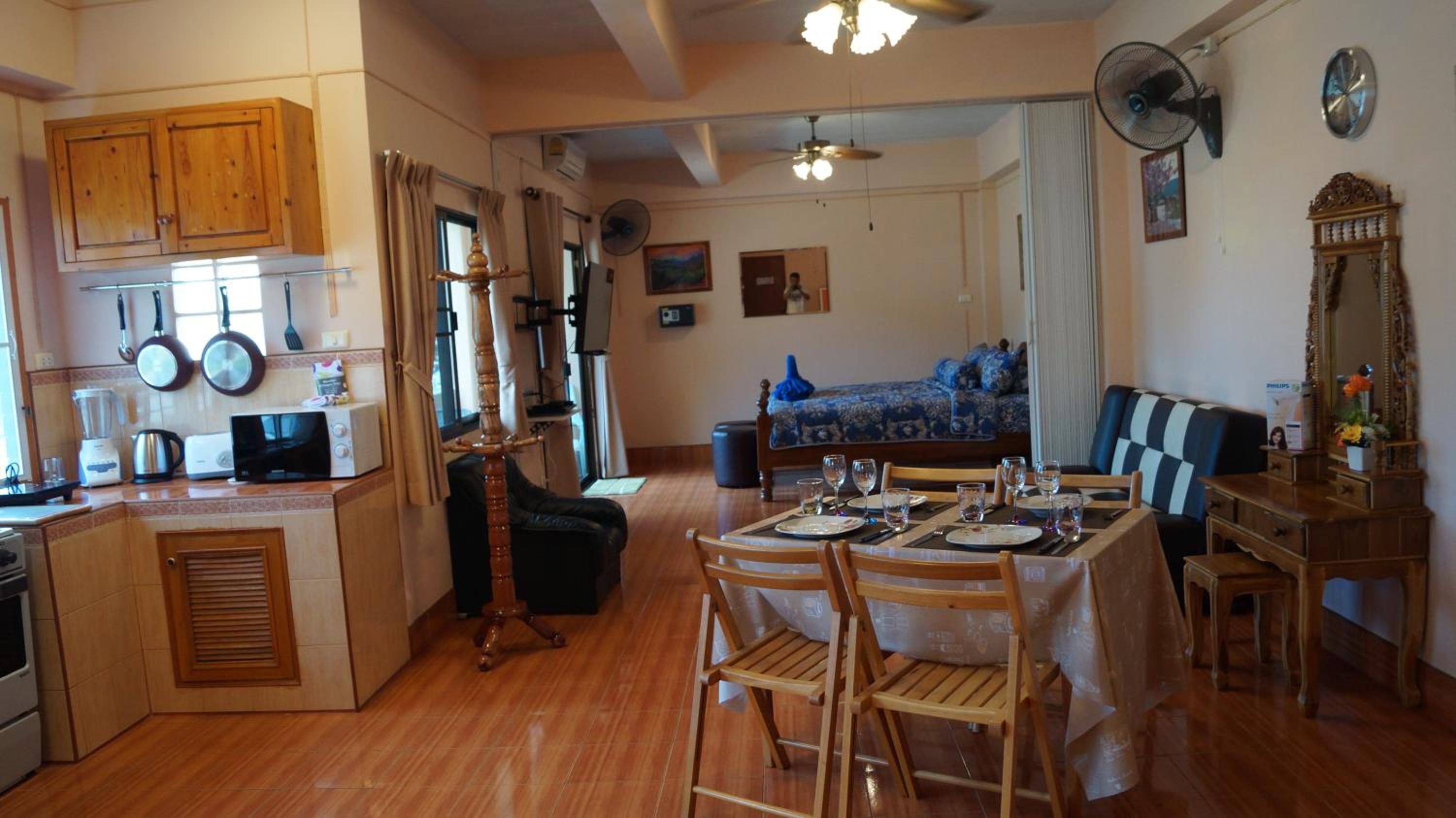 Studio Apartment - Photo 39