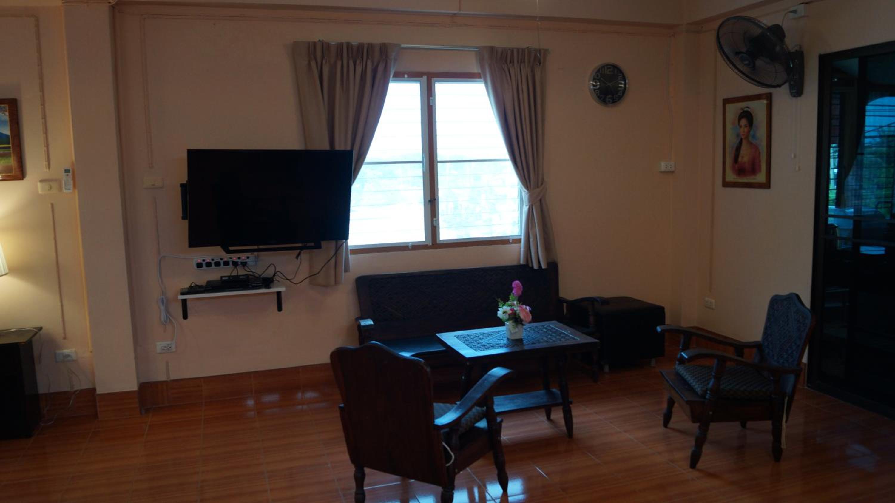 Studio Apartment - Photo 40