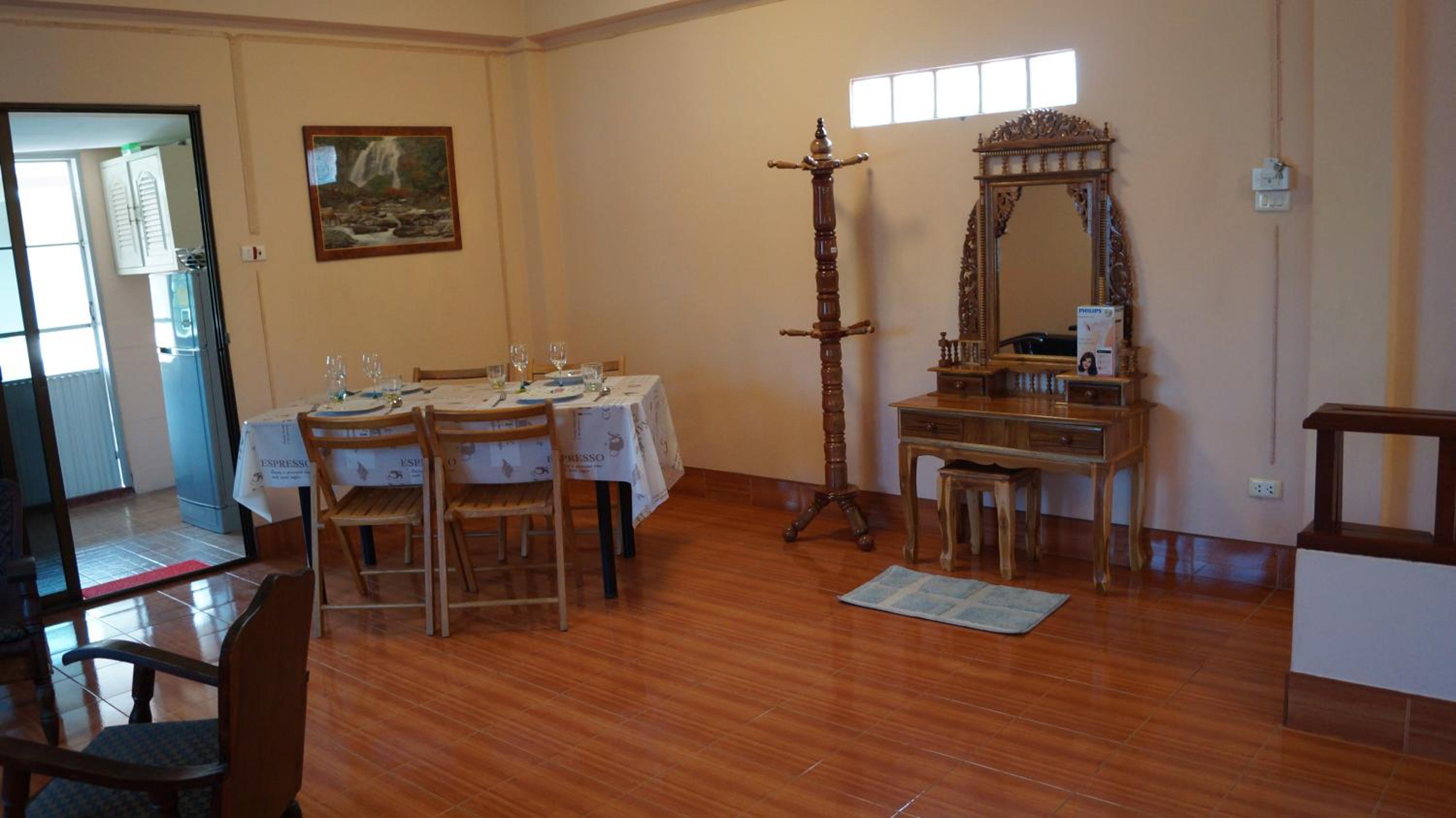 Studio Apartment - Photo 36