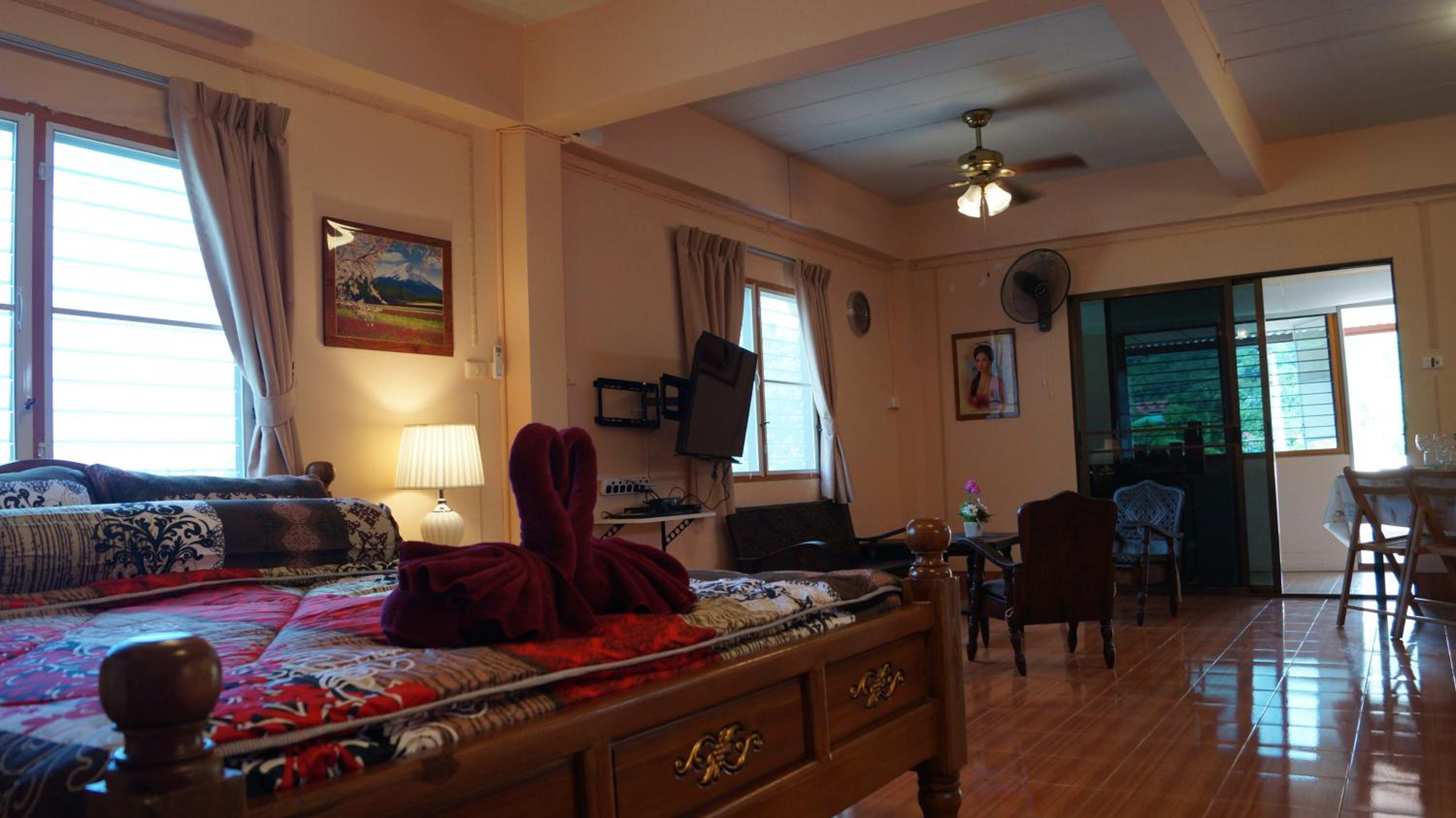 Studio Apartment - Photo 31