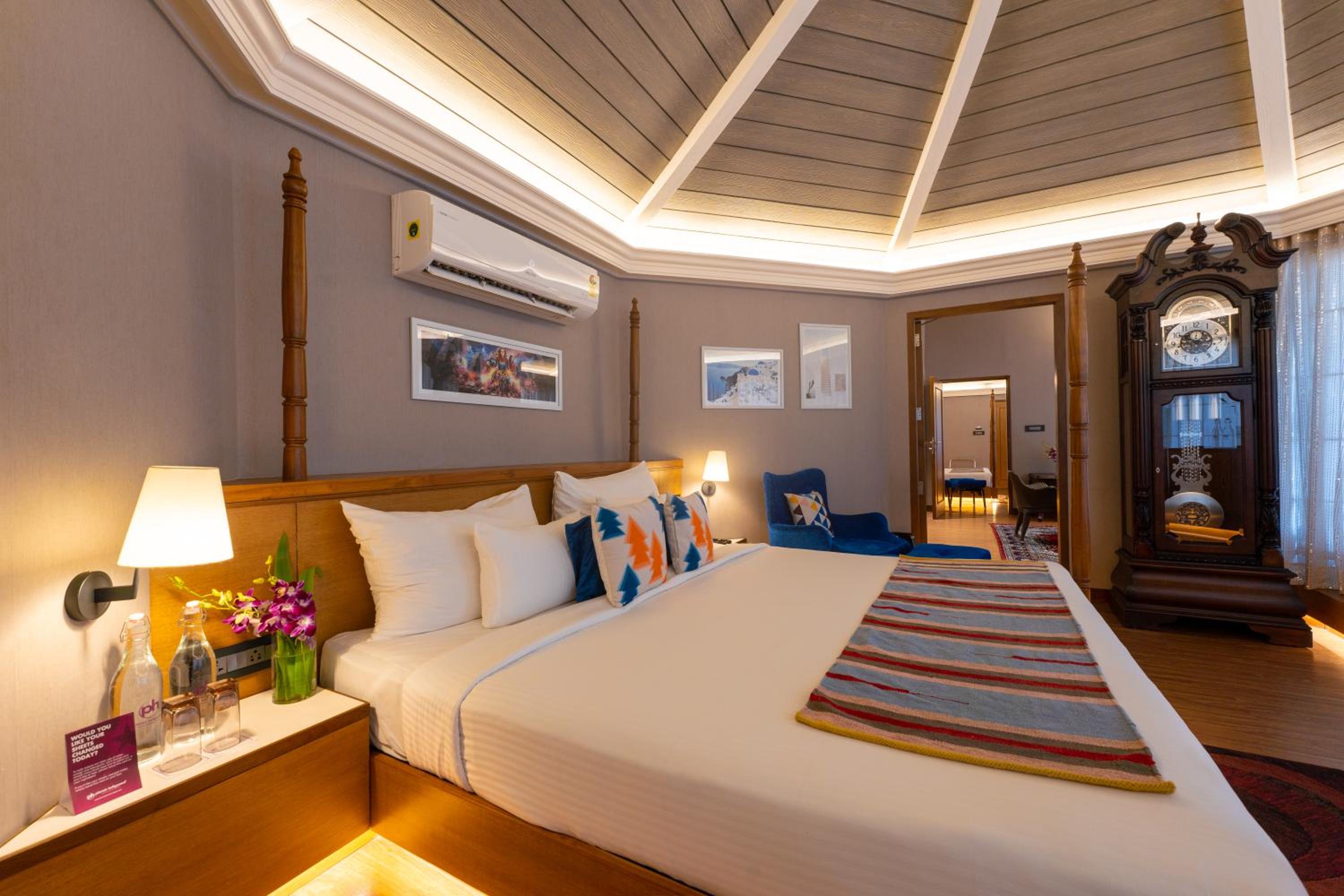 Royale Sea View Chalet – 10% Discount of Food & Beverages and SPA photo