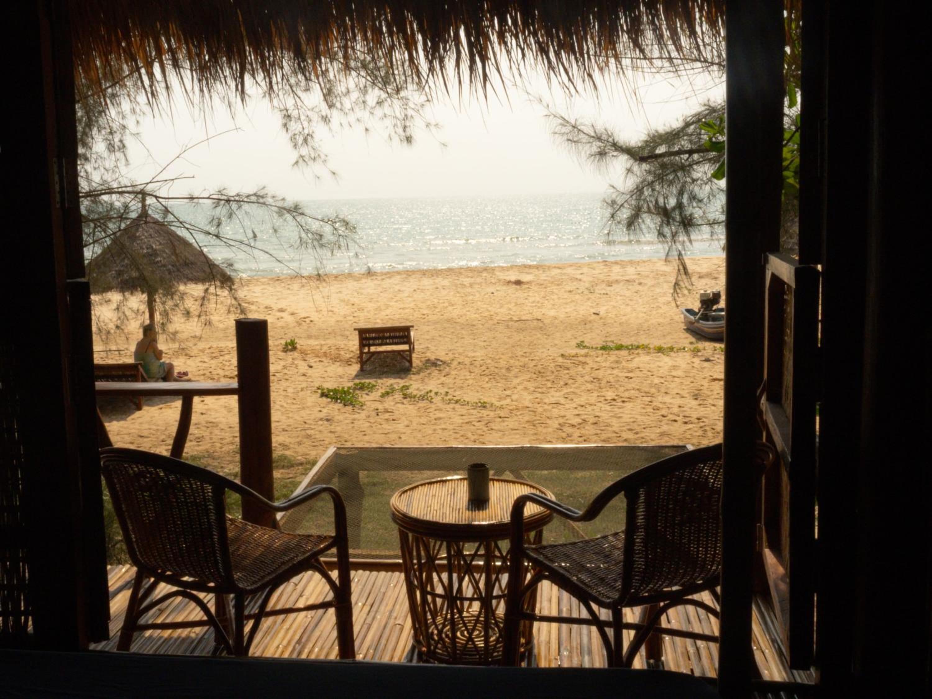Bungalow - Beach Front - Photo 1