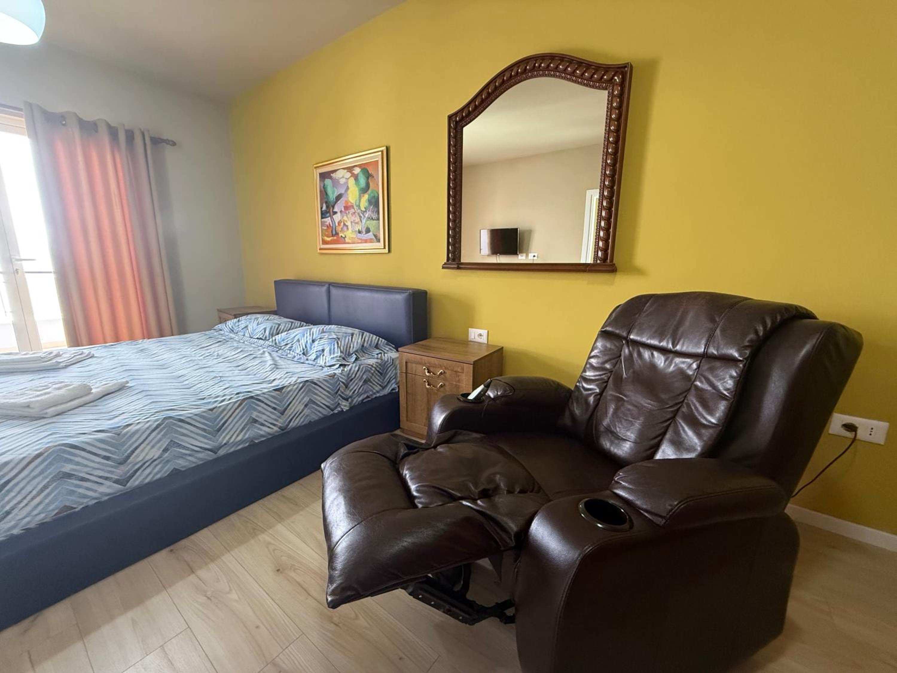 Apartment with Balcony photo 1