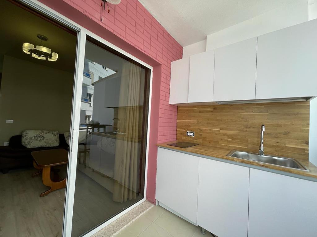 Apartment with Balcony photo 3