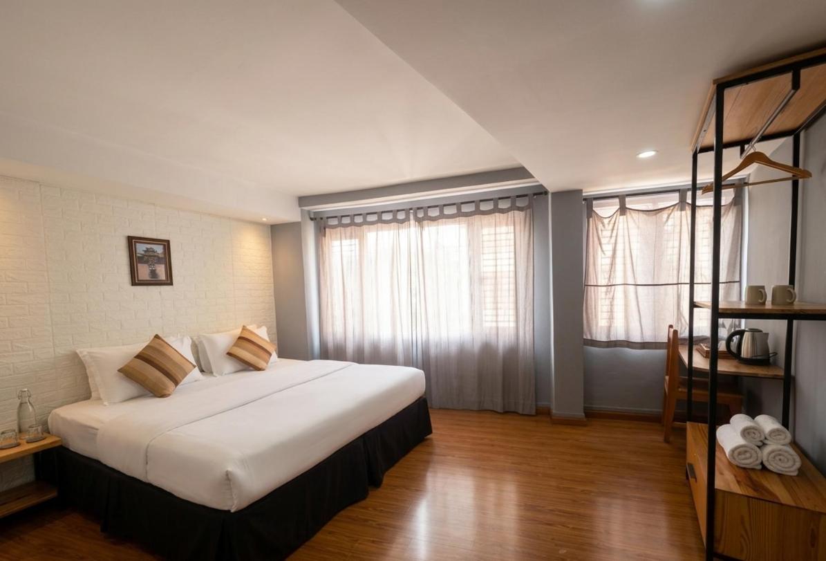 Standard King Room photo 2