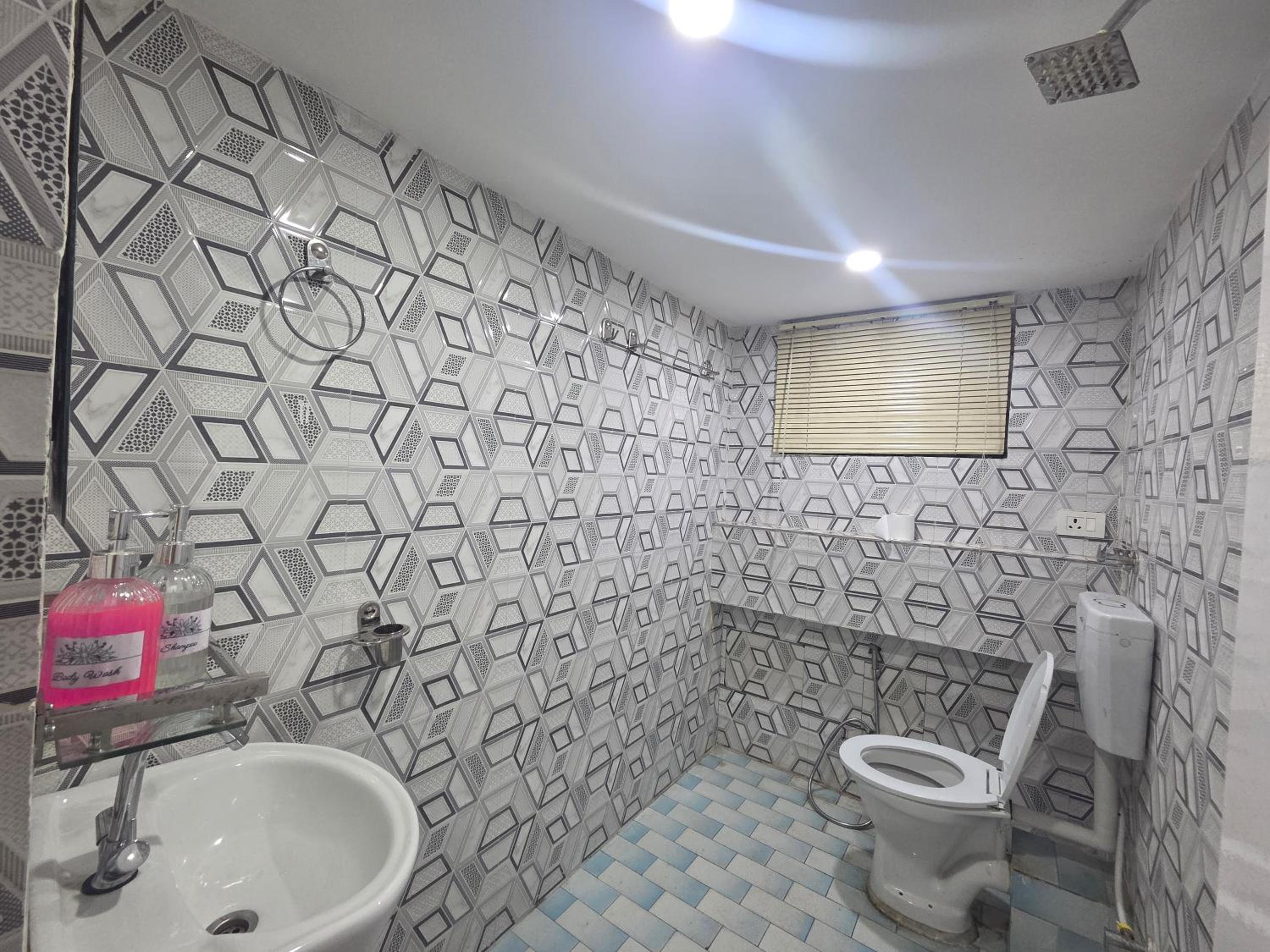 Standard King Room photo 1