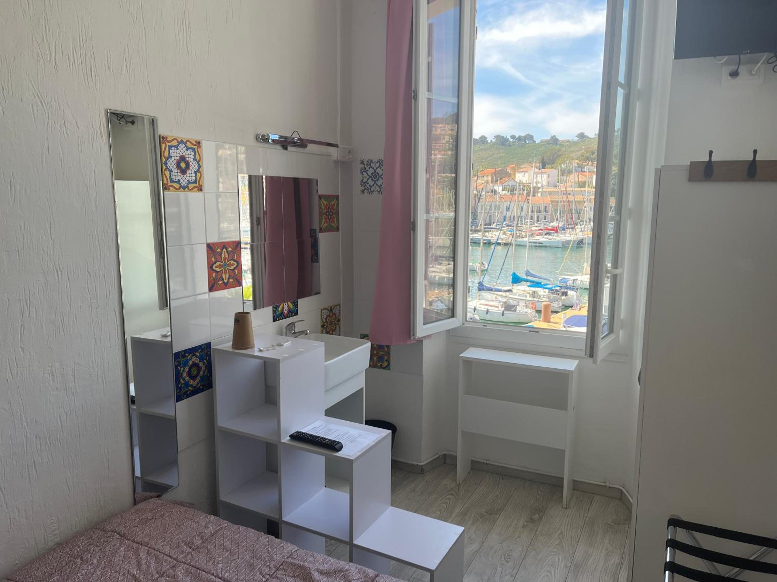 Small Double Room photo 3