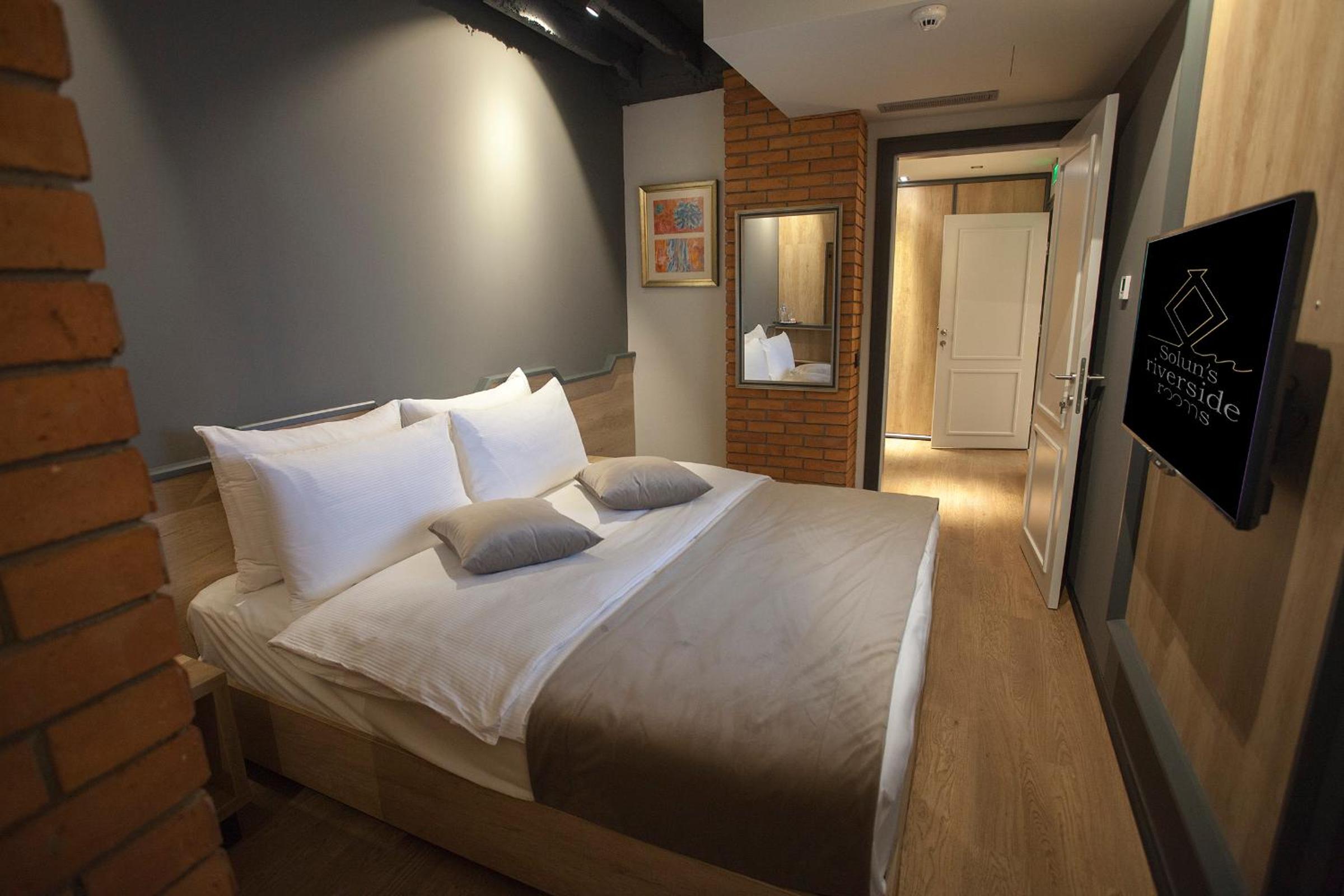 Deluxe Apartment with River View photo 2