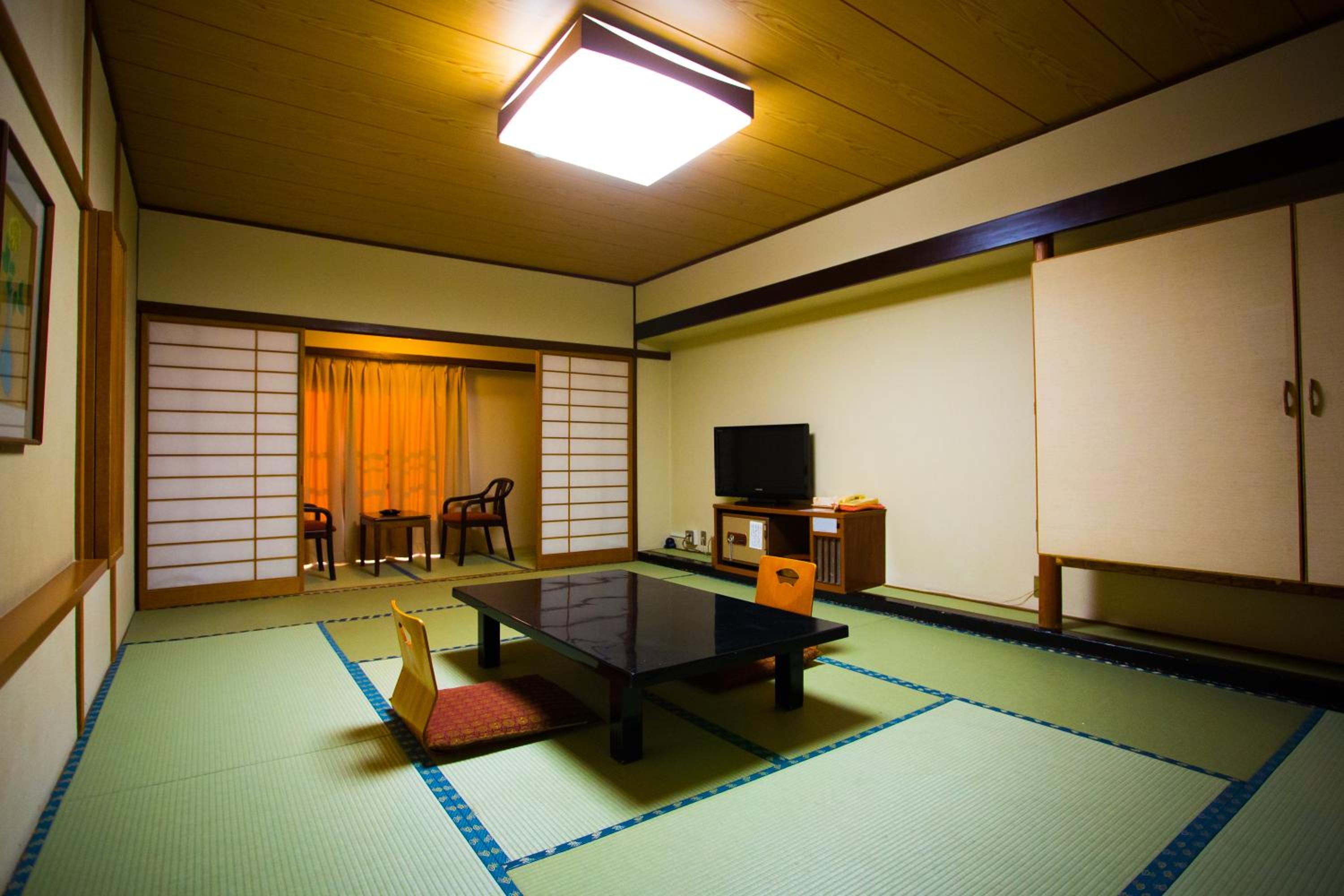 Standard Japanese-Style Room with Garden View - Main Building photo 2