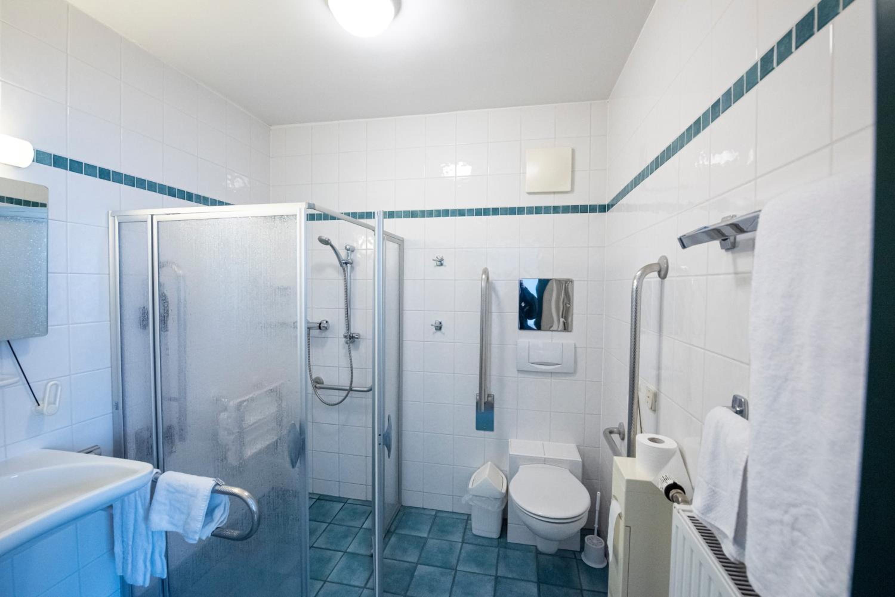 Standard Twin Room photo 2