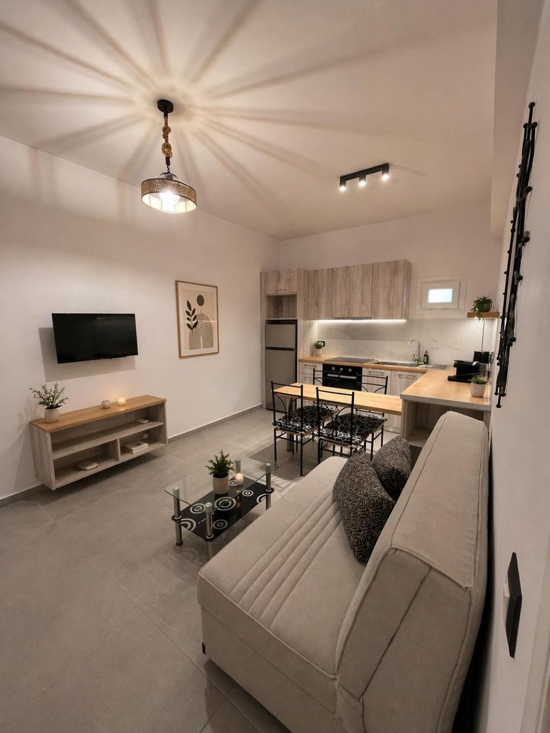 Deluxe One-Bedroom Apartment with Garden View photo 2