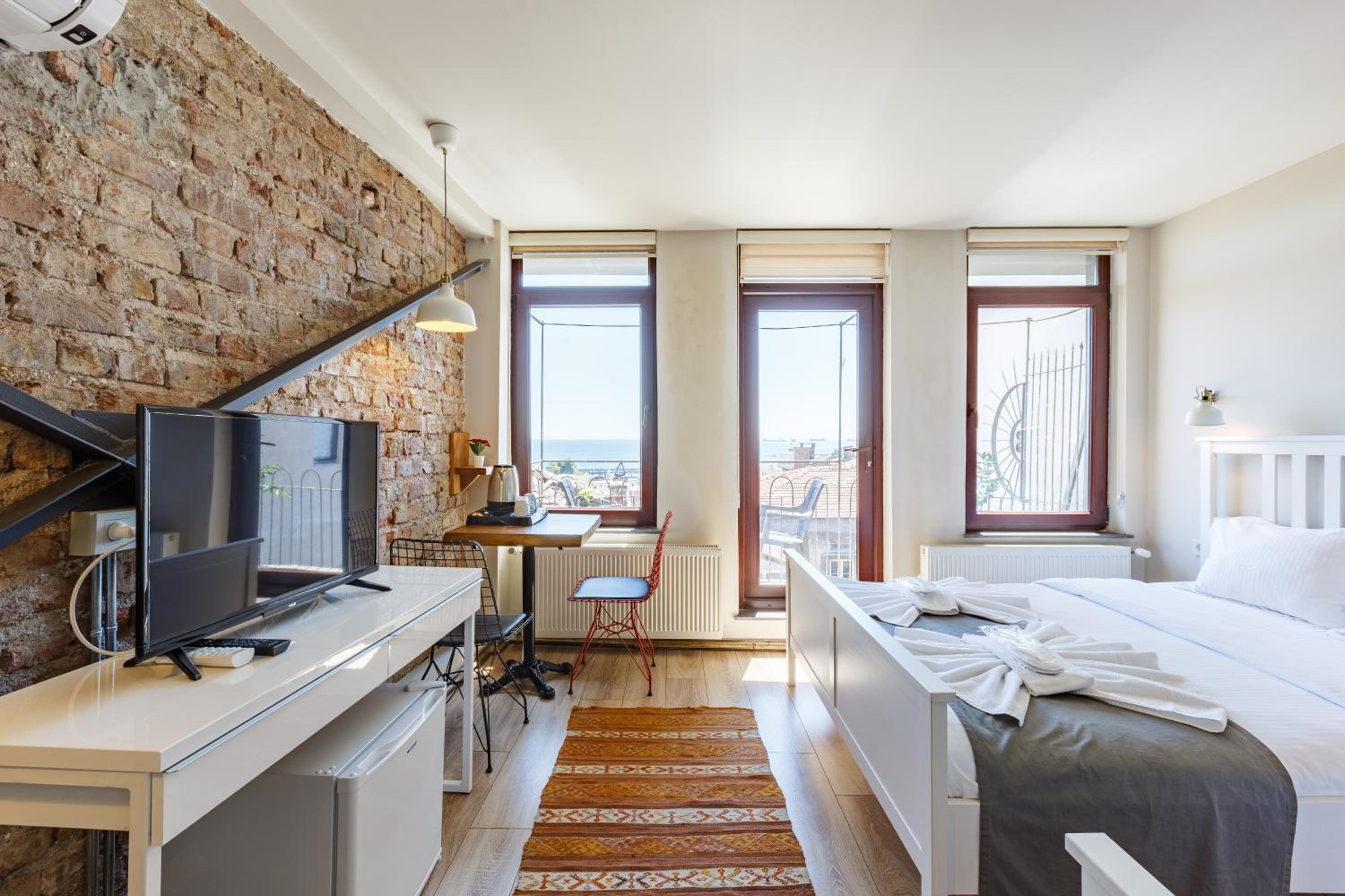 Superior Triple Room with Sea View photo 2