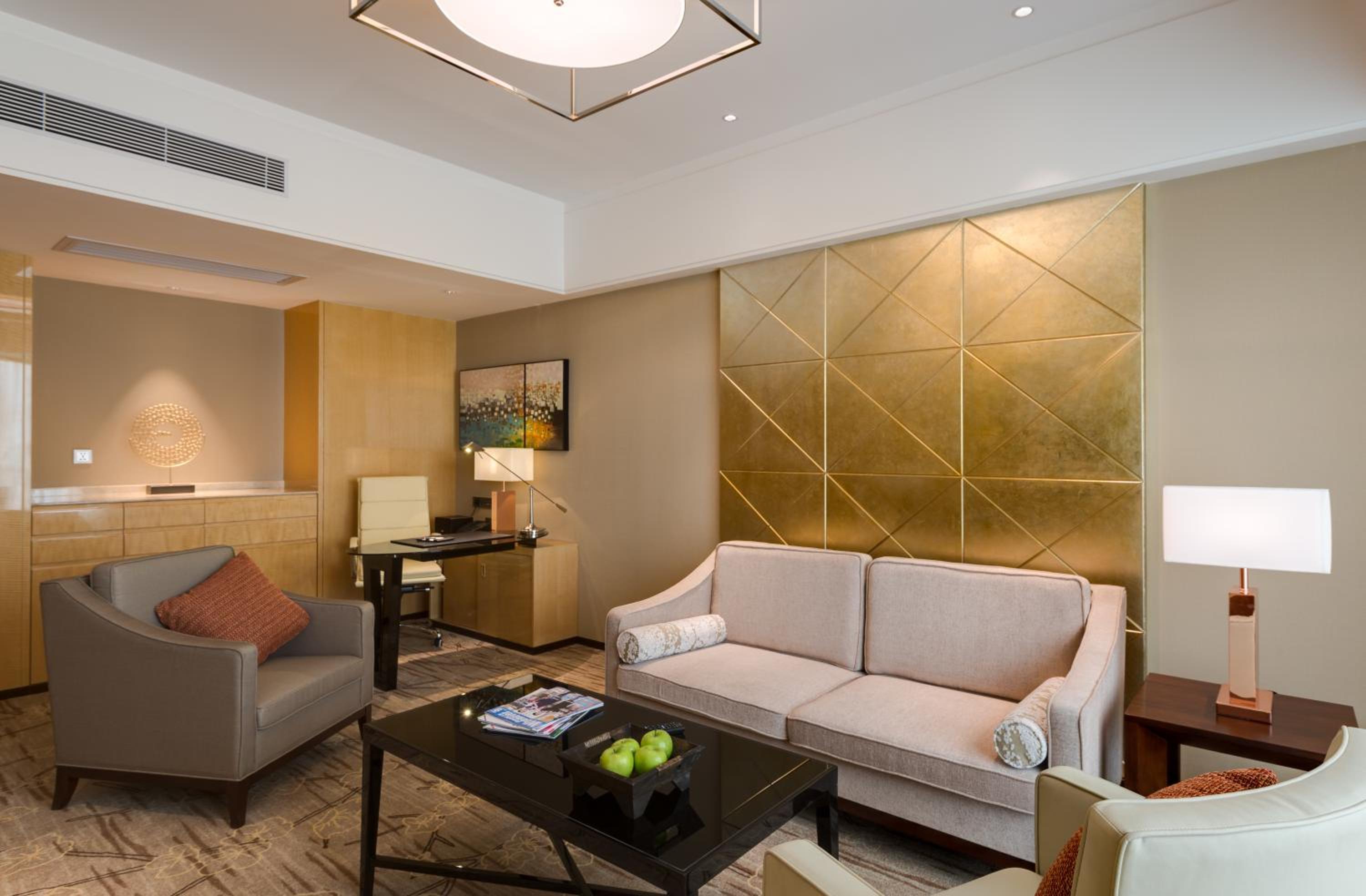 One-Bedroom King Suite