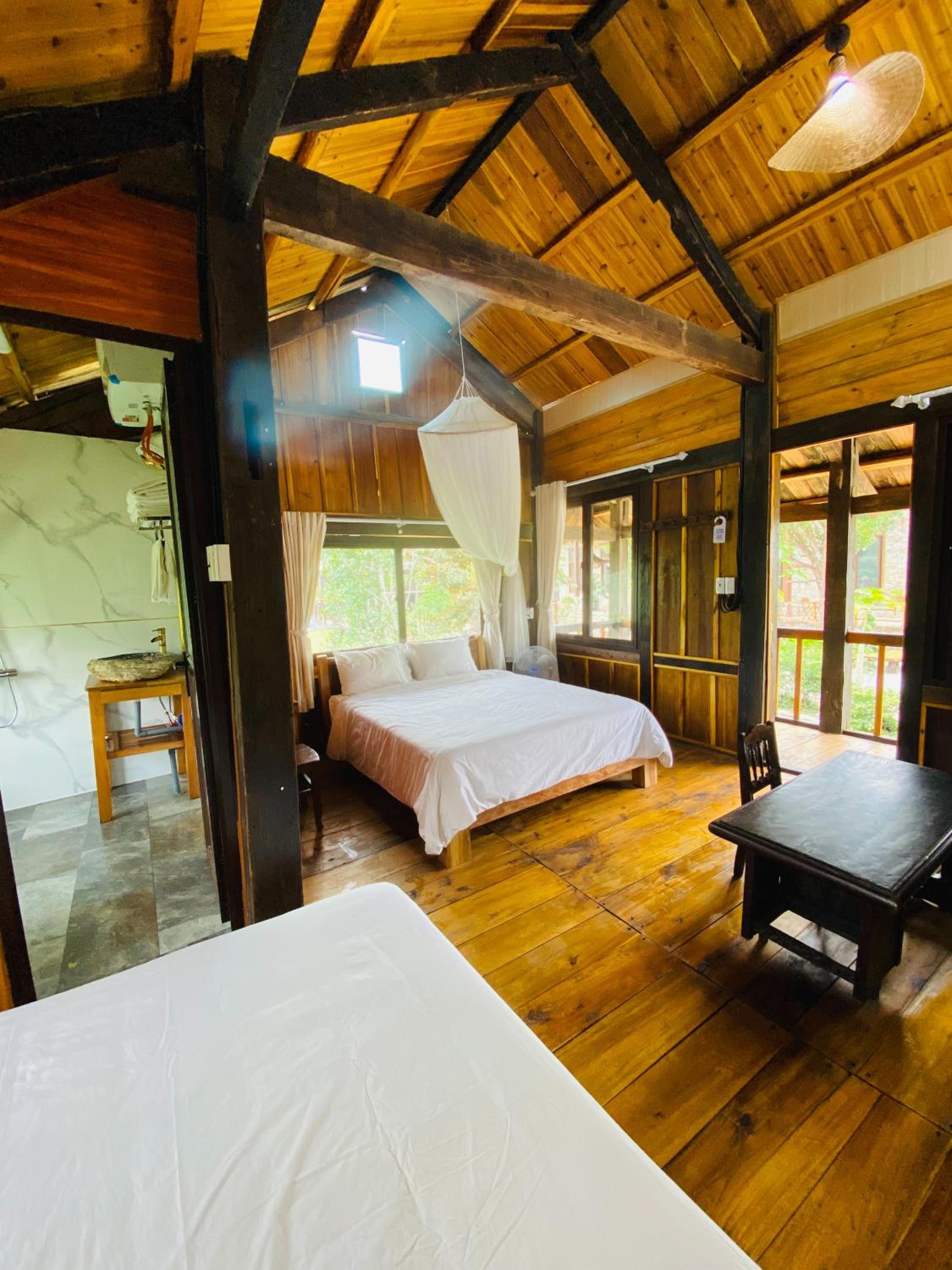 Quadruple Room with Mountain View photo 1