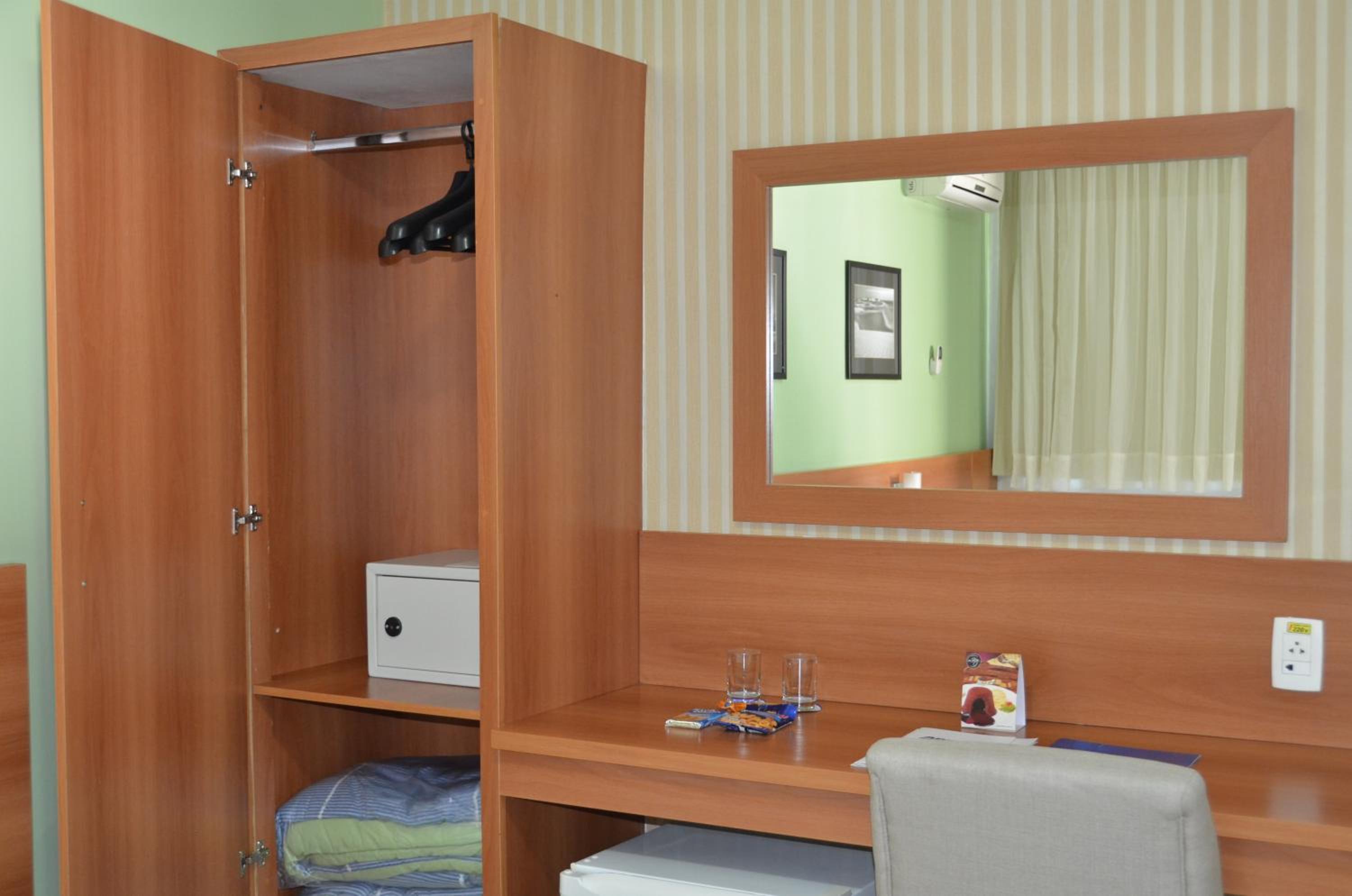Deluxe Room - Photo 3