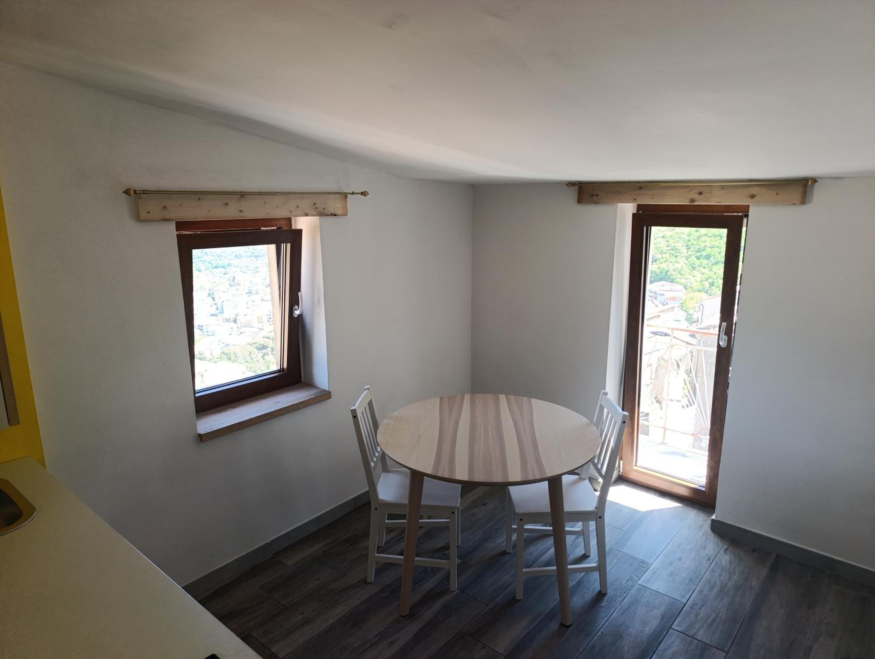 One-Bedroom Apartment with View photo 3