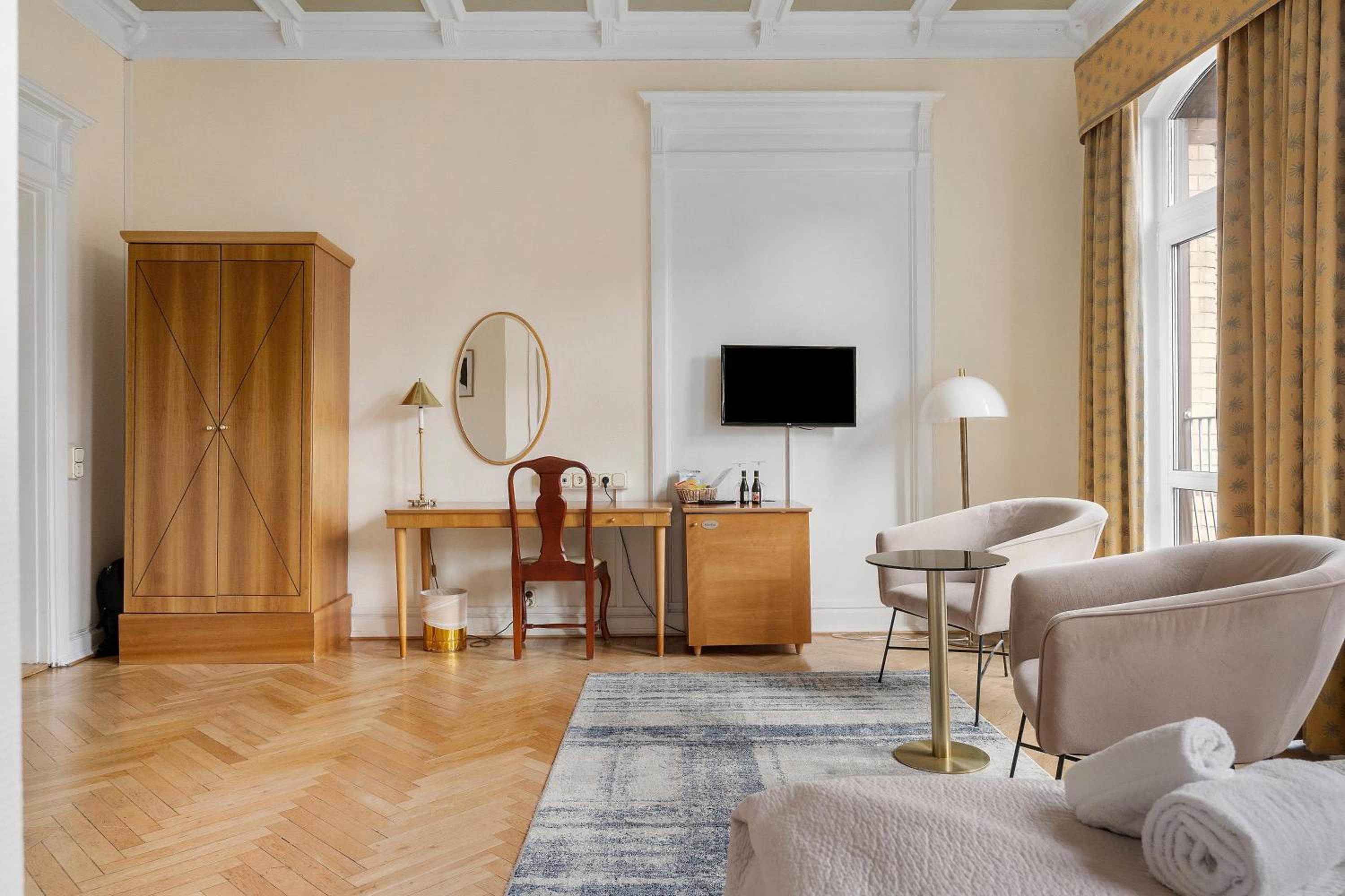 Deluxe Twin Room - Non-Smoking - Photo 3