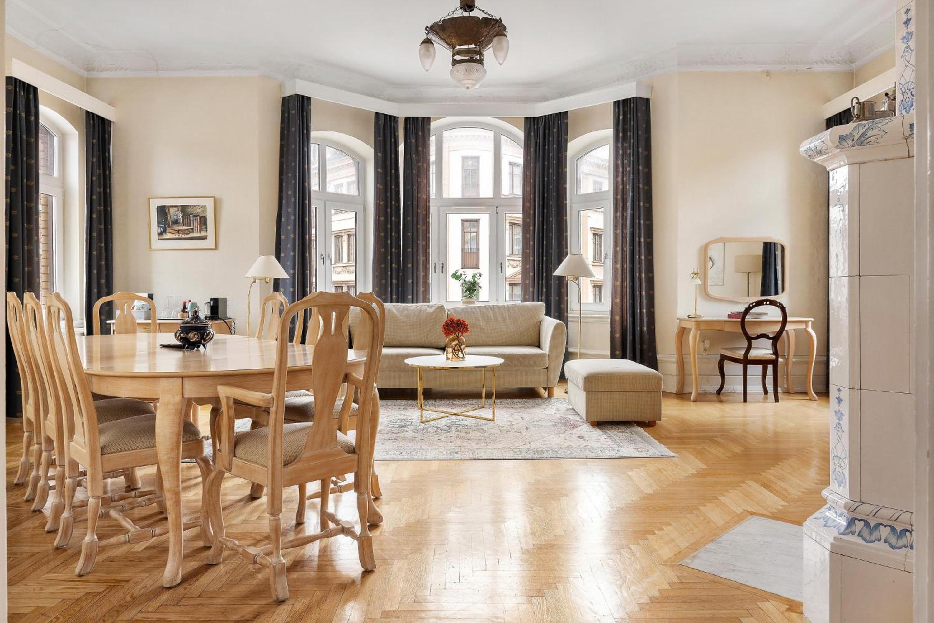Executive King Suite - Non-Smoking - Photo 3