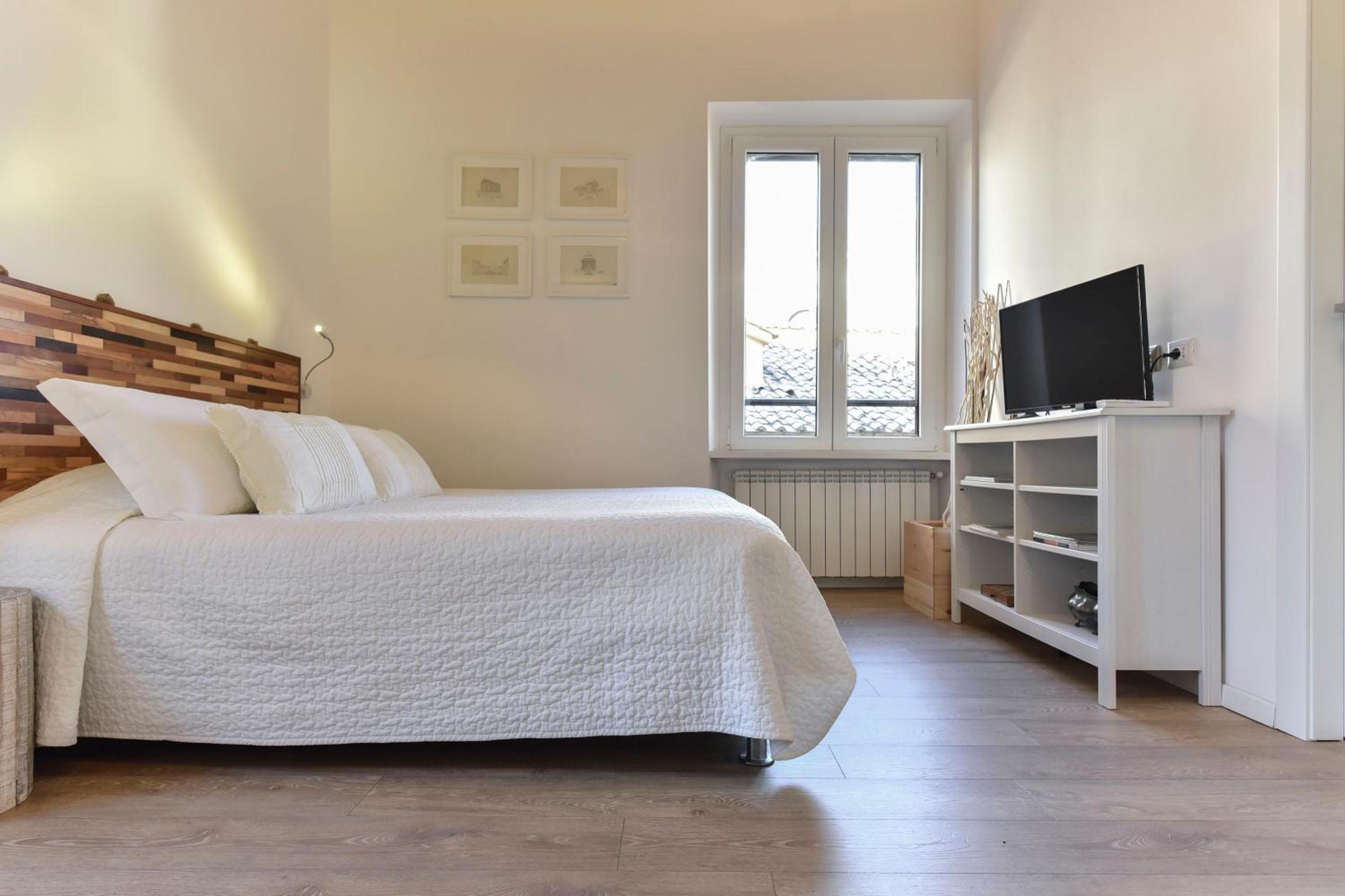 Deluxe Double or Twin Room with City View